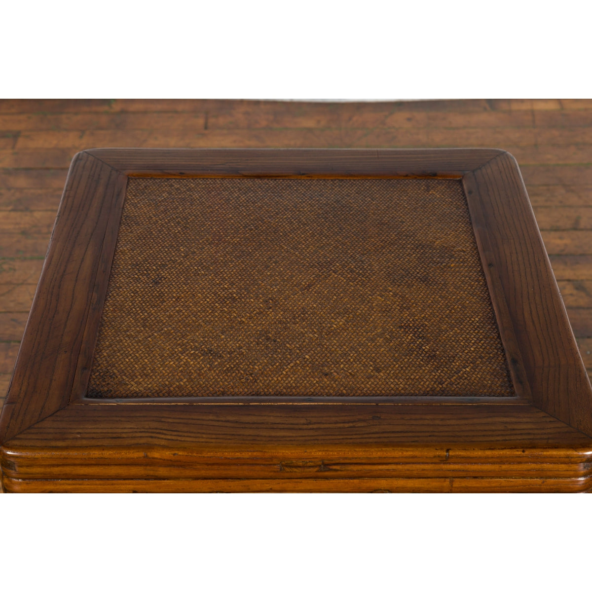 Qing Dynasty 19th Century Chinese Wooden Side Table with Pillar Strut Motifs-10. Asian & Chinese Furniture, Art, Antiques, Vintage Home Décor for sale at FEA Home