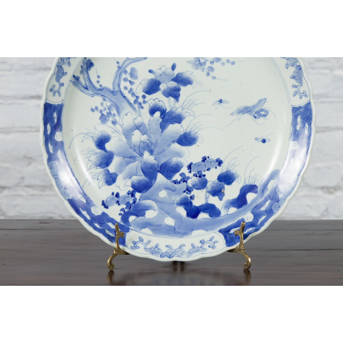 19th Century Japanese Porcelain Imari Plate with Painted Blue and White Décor-7. Asian & Chinese Furniture, Art, Antiques, Vintage Home Décor for sale at FEA Home