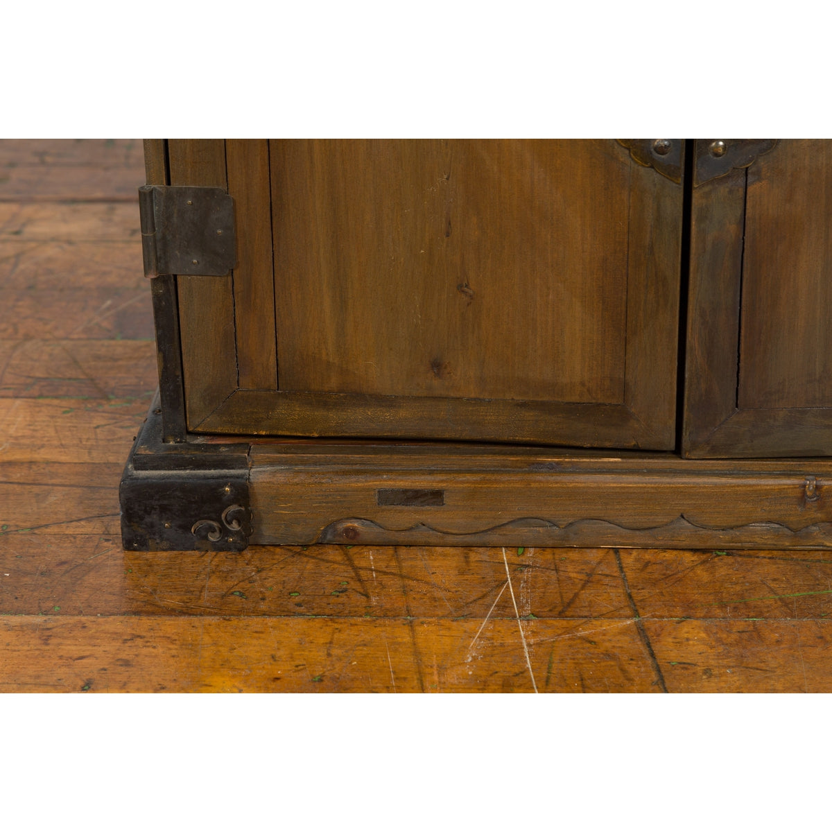 A Chinese Qing Dynasty Period 19th Century Carrying Chest with Lateral Handles-5. Asian & Chinese Furniture, Art, Antiques, Vintage Home Décor for sale at FEA Home