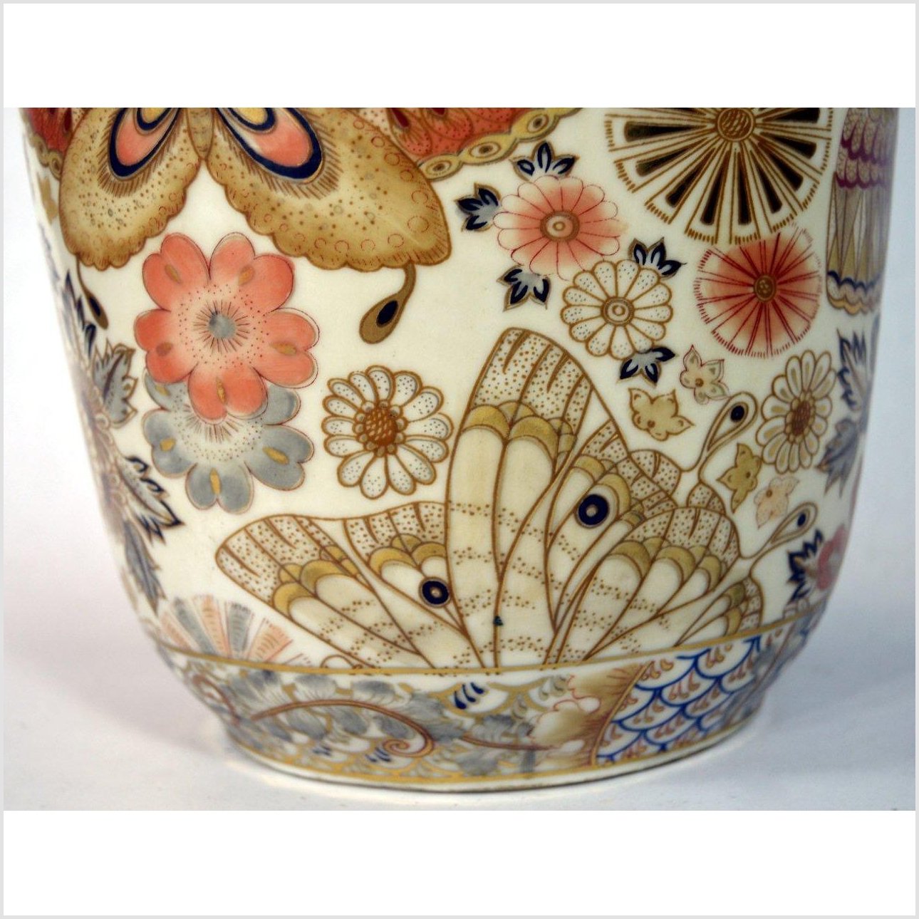 Chinese Hand Painted Porcelain Vase-4. Asian & Chinese Furniture, Art, Antiques, Vintage Home Décor for sale at FEA Home