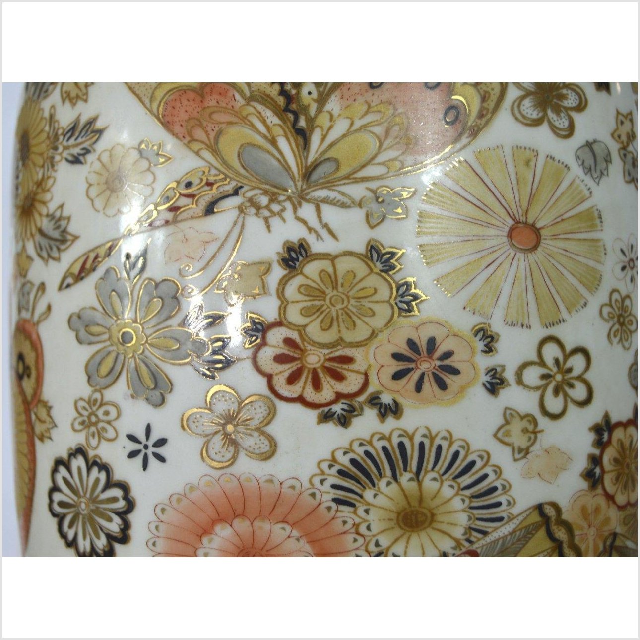 Chinese Hand Painted Porcelain Vase-6. Asian & Chinese Furniture, Art, Antiques, Vintage Home Décor for sale at FEA Home