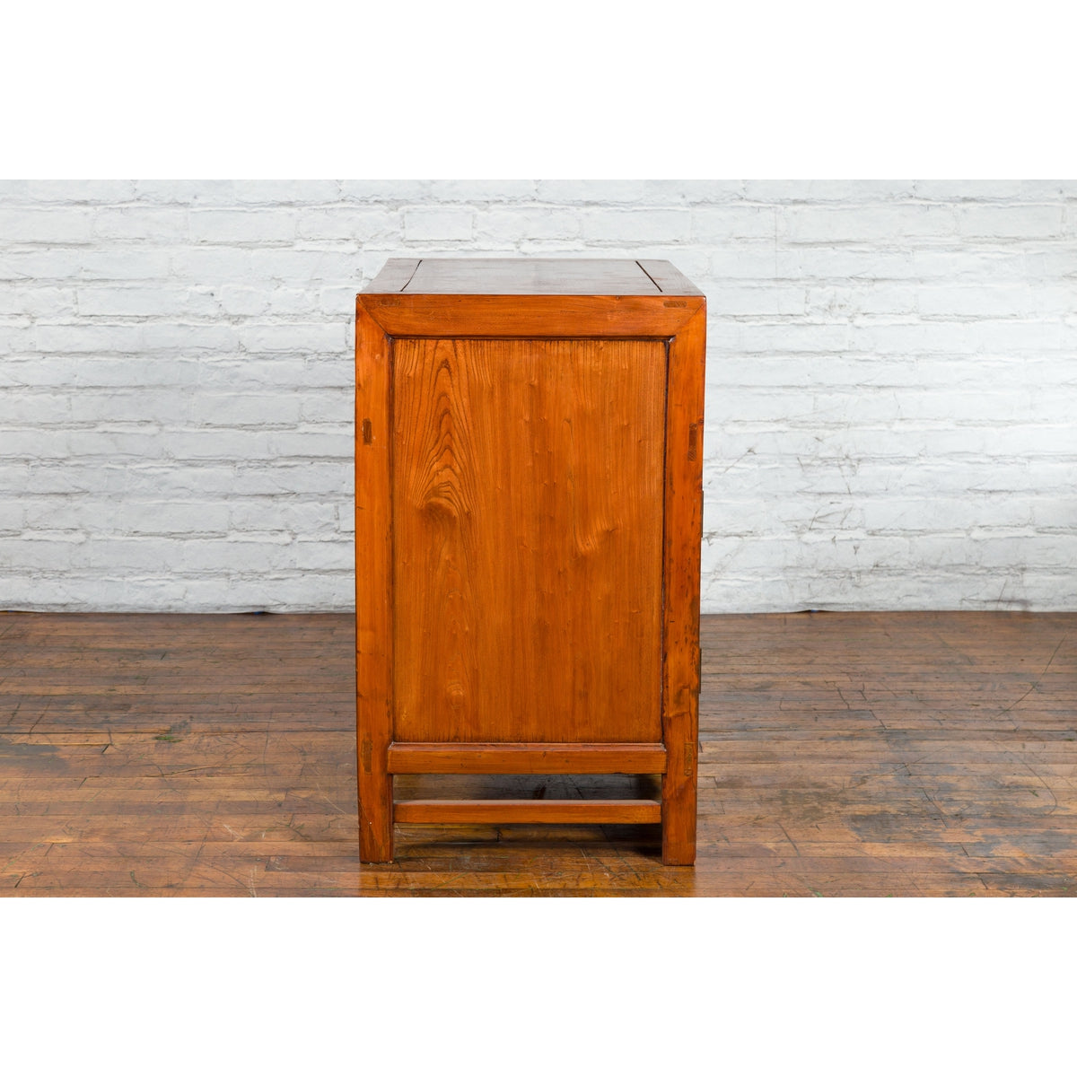 Chinese Qing Dynasty 19th Century Two-Toned Elm Cabinet with Burl Wood Accents-14. Asian & Chinese Furniture, Art, Antiques, Vintage Home Décor for sale at FEA Home