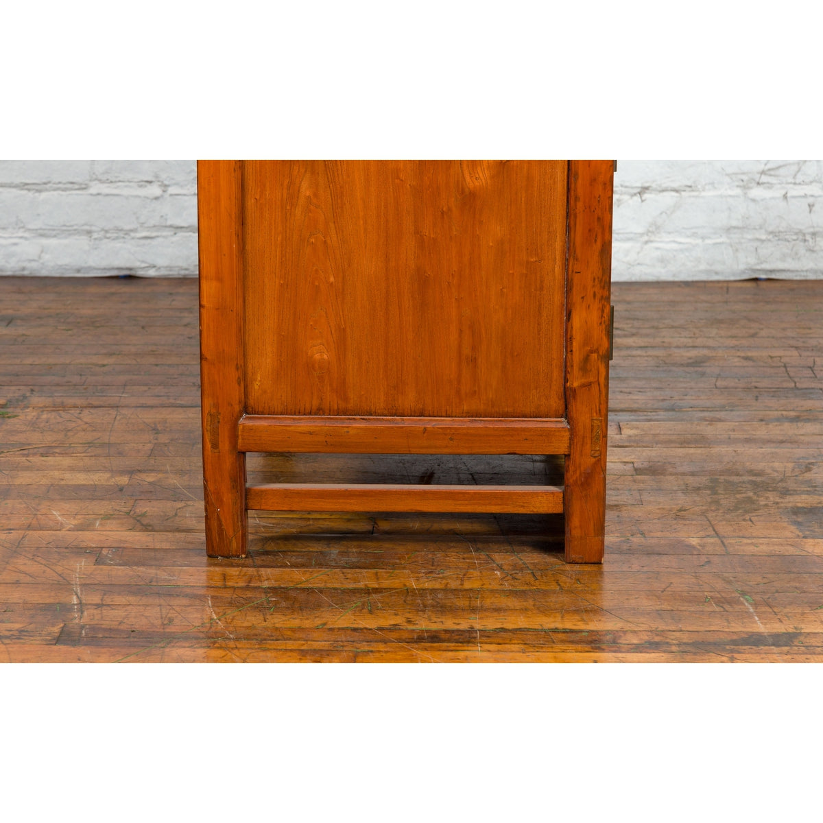 Chinese Qing Dynasty 19th Century Two-Toned Elm Cabinet with Burl Wood Accents-16. Asian & Chinese Furniture, Art, Antiques, Vintage Home Décor for sale at FEA Home