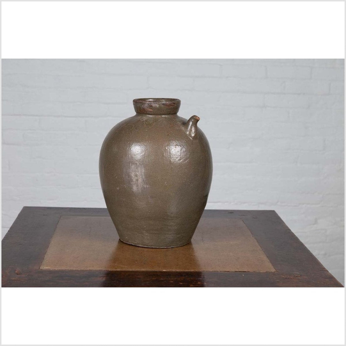 Chinese Qing Dynasty Glazed Water Jug with Petite Spout from the 19th Century-4. Asian & Chinese Furniture, Art, Antiques, Vintage Home Décor for sale at FEA Home