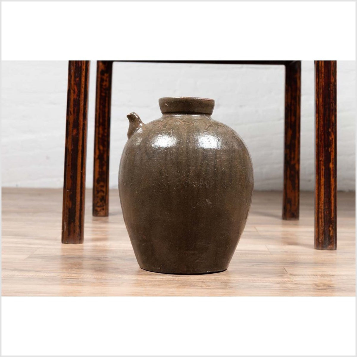 Chinese Qing Dynasty Glazed Water Jug with Petite Spout from the 19th Century-10. Asian & Chinese Furniture, Art, Antiques, Vintage Home Décor for sale at FEA Home