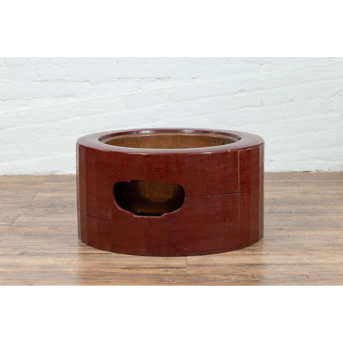 Japanese Taishō Period Early Red Lacquered Circular Hibachi, Early 20th Century-11. Asian & Chinese Furniture, Art, Antiques, Vintage Home Décor for sale at FEA Home