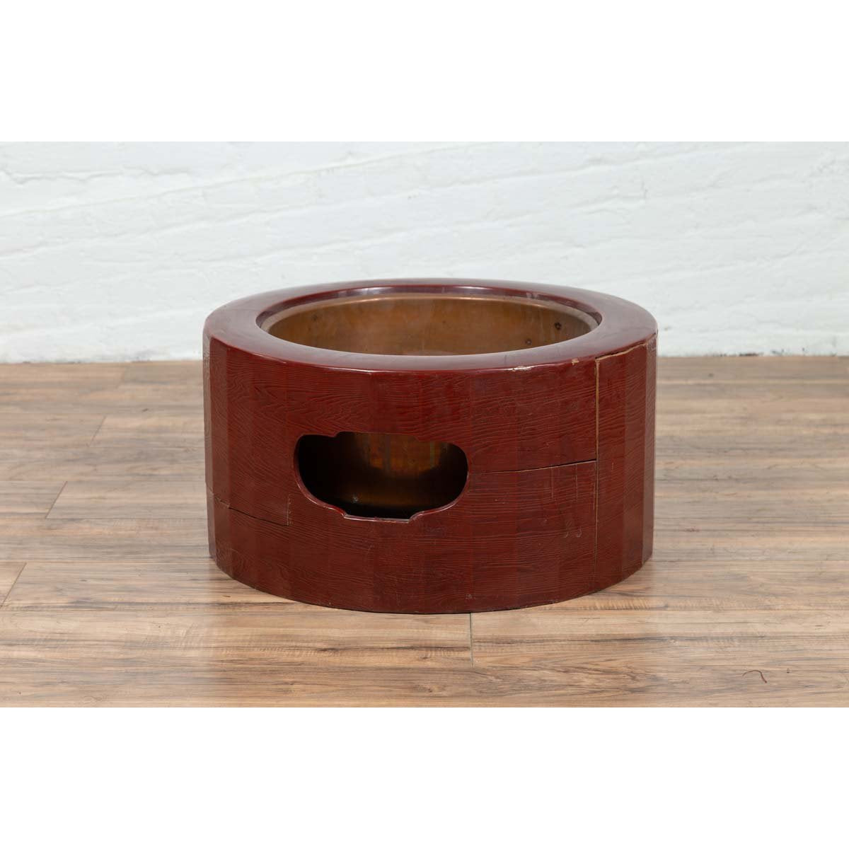 Japanese Taishō Period Early Red Lacquered Circular Hibachi, Early 20th Century-10. Asian & Chinese Furniture, Art, Antiques, Vintage Home Décor for sale at FEA Home