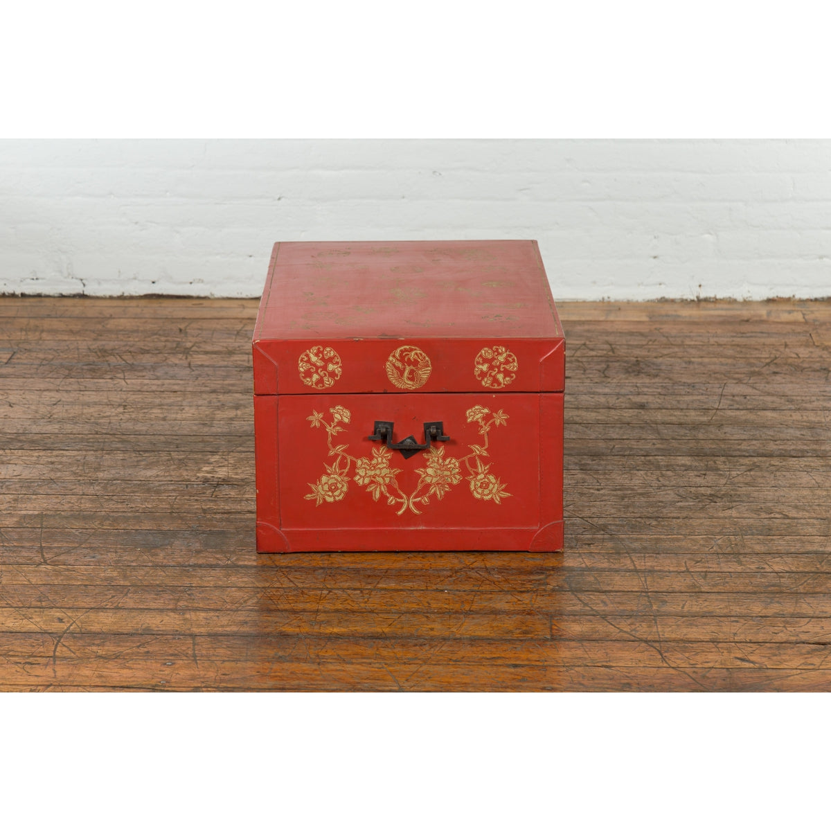 Red Lacquered Chinese Blanket Chest with Gilt Motifs and Guardian Lions-11. Asian & Chinese Furniture, Art, Antiques, Vintage Home Décor for sale at FEA Home