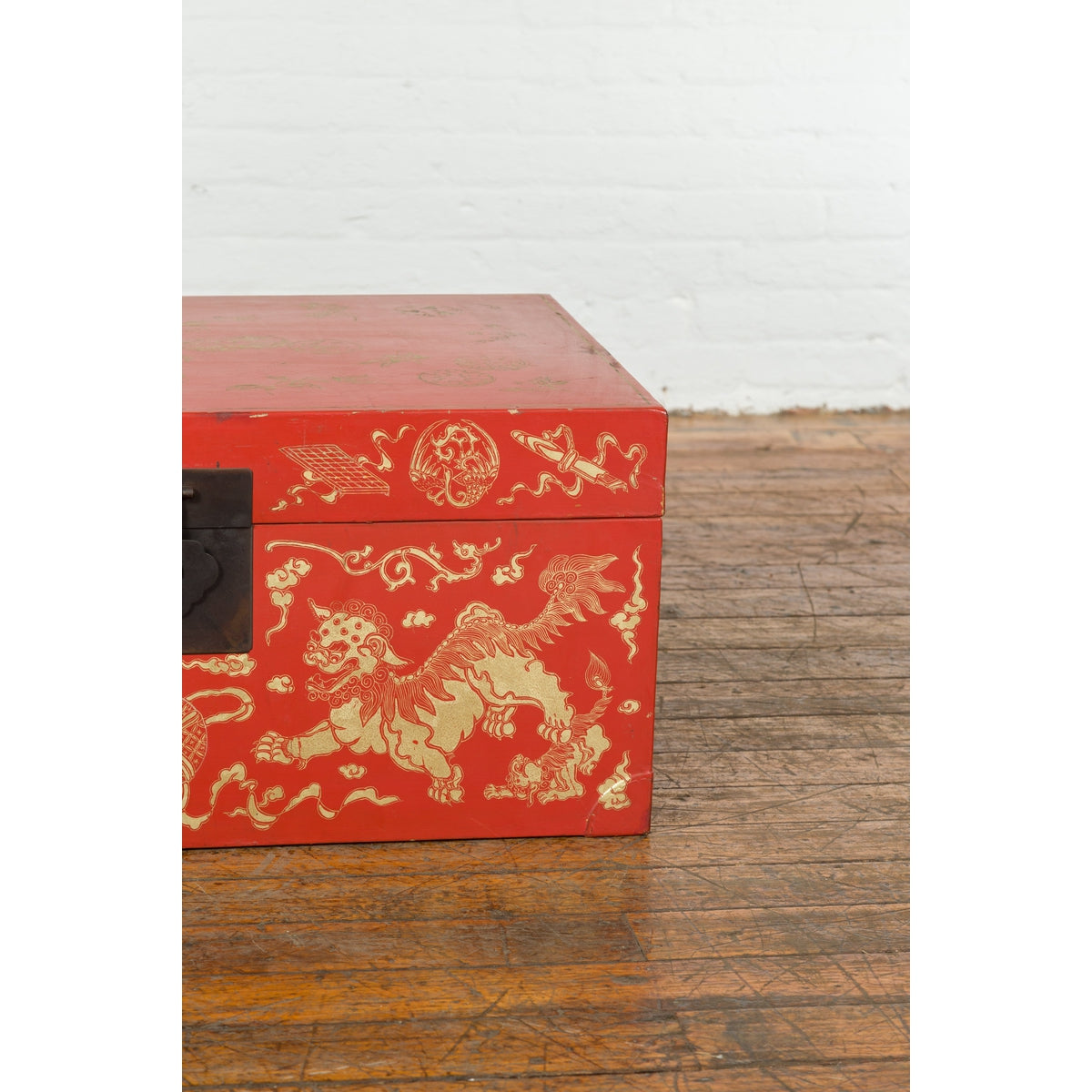 Red Lacquered Chinese Blanket Chest with Gilt Motifs and Guardian Lions-15. Asian & Chinese Furniture, Art, Antiques, Vintage Home Décor for sale at FEA Home