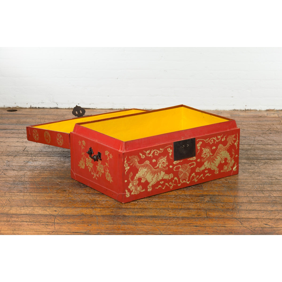 Red Lacquered Chinese Blanket Chest with Gilt Motifs and Guardian Lions-4. Asian & Chinese Furniture, Art, Antiques, Vintage Home Décor for sale at FEA Home