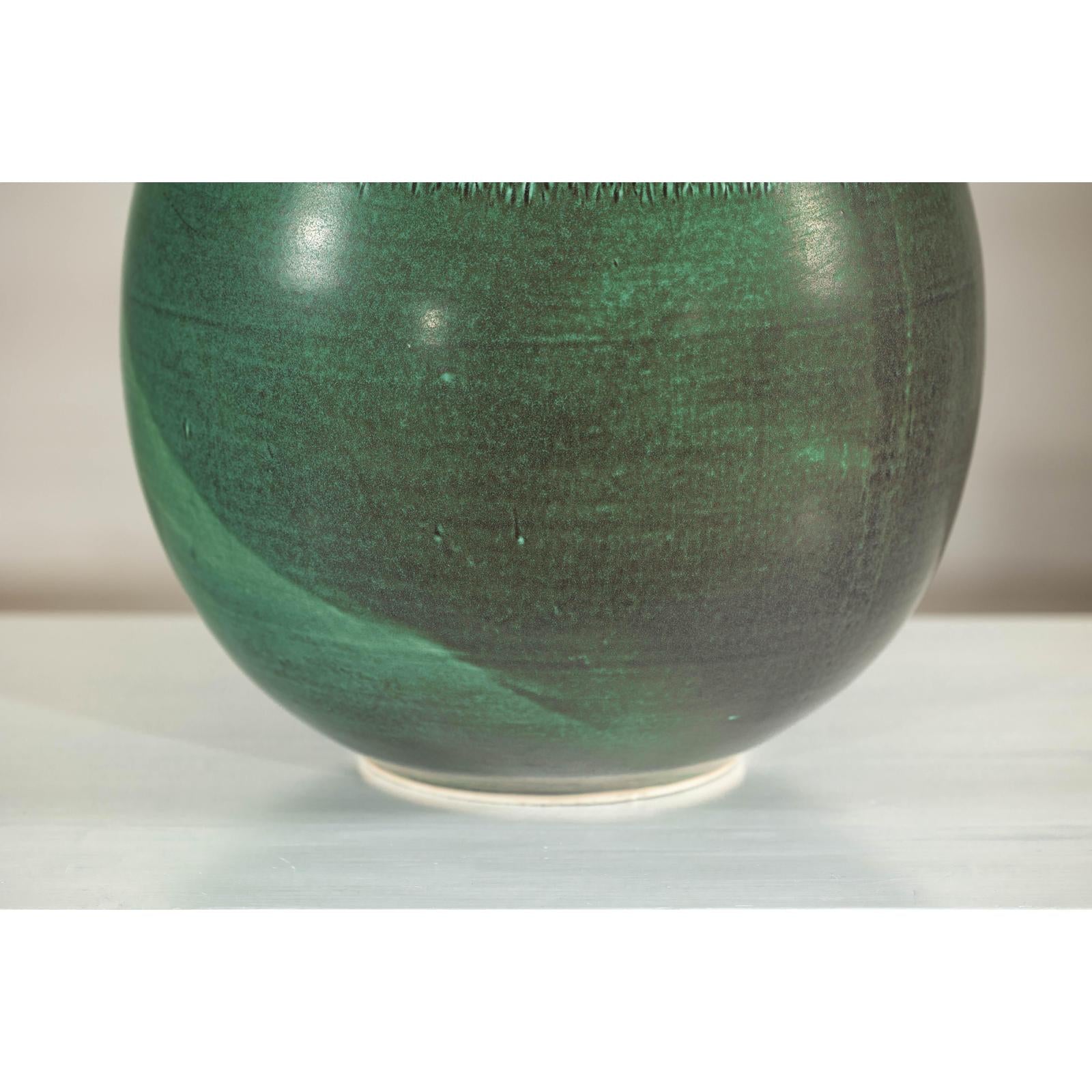 Large Green Artisan Vase with Textured Glaze, Modern Decorative Accent