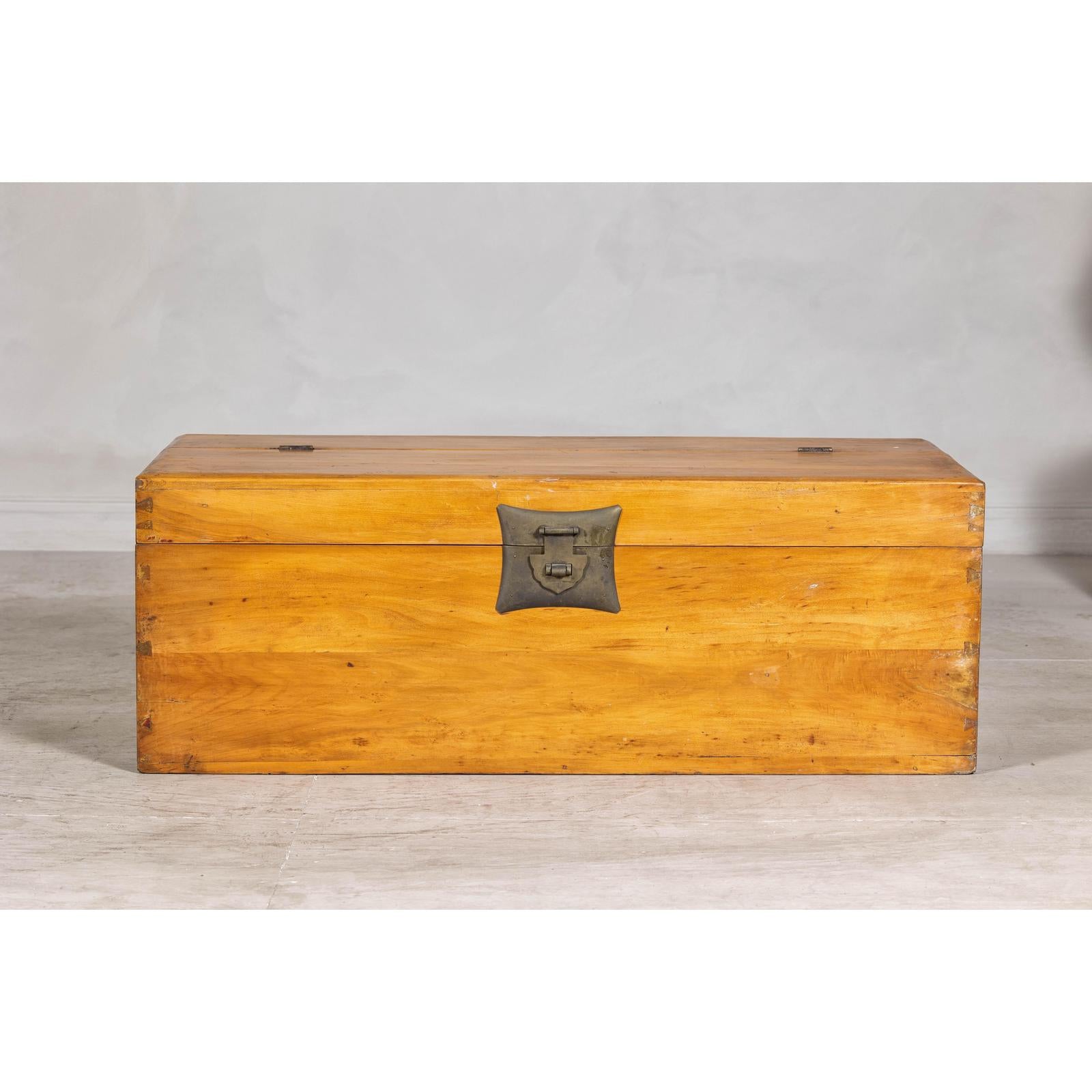19th Century Yumu Storage Blanket Chest with Natural Lacquer, Late Qing Dynasty