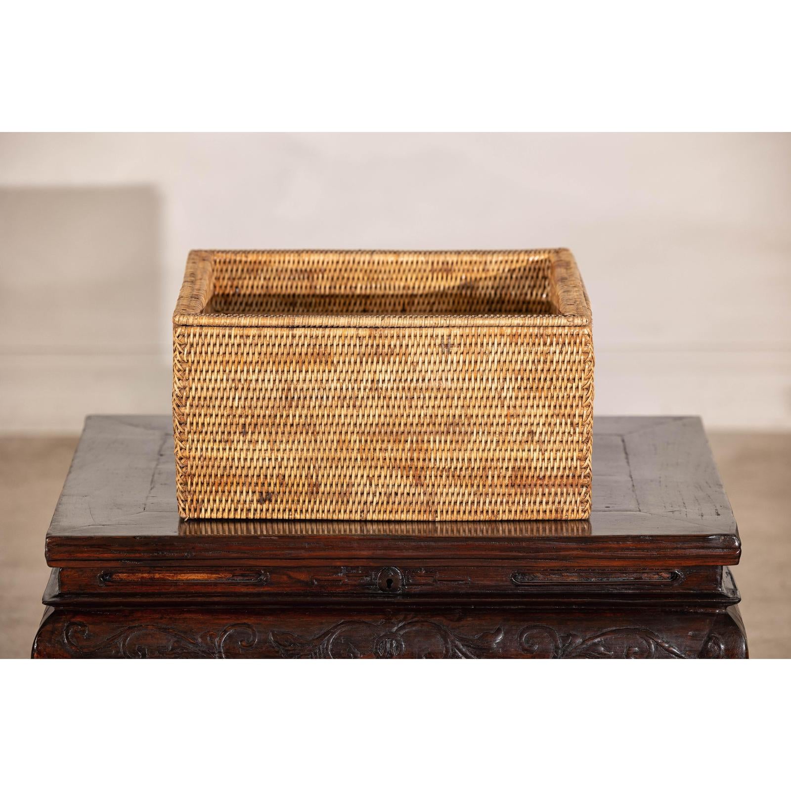 Vintage Country Style Rectangular Rattan Storage Box with Removable Tray Lid