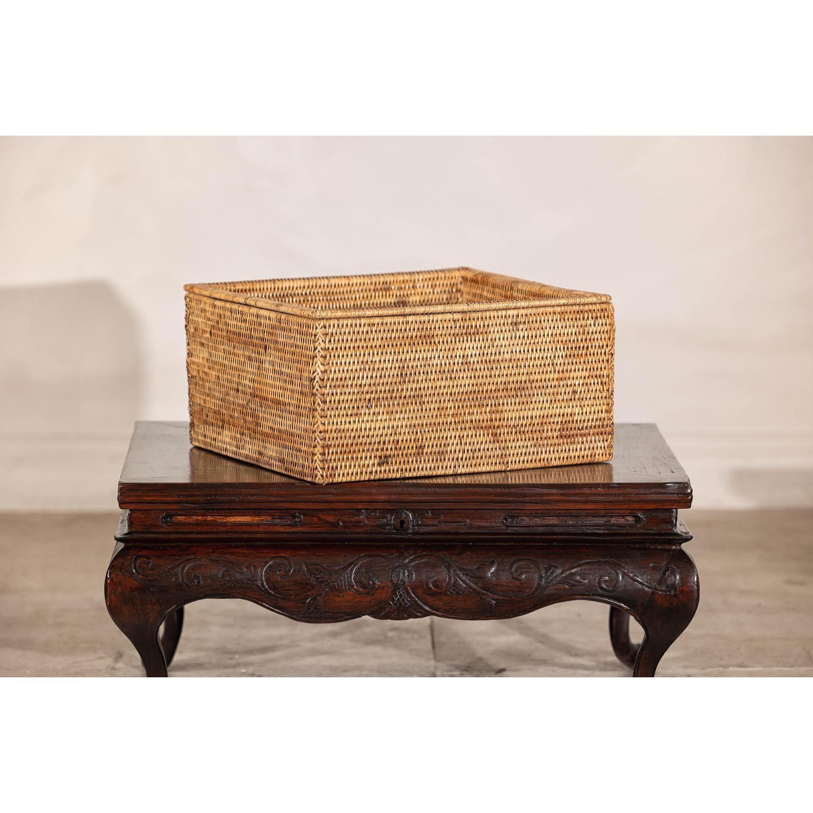 Vintage Country Style Rectangular Rattan Storage Box with Removable Tray Lid