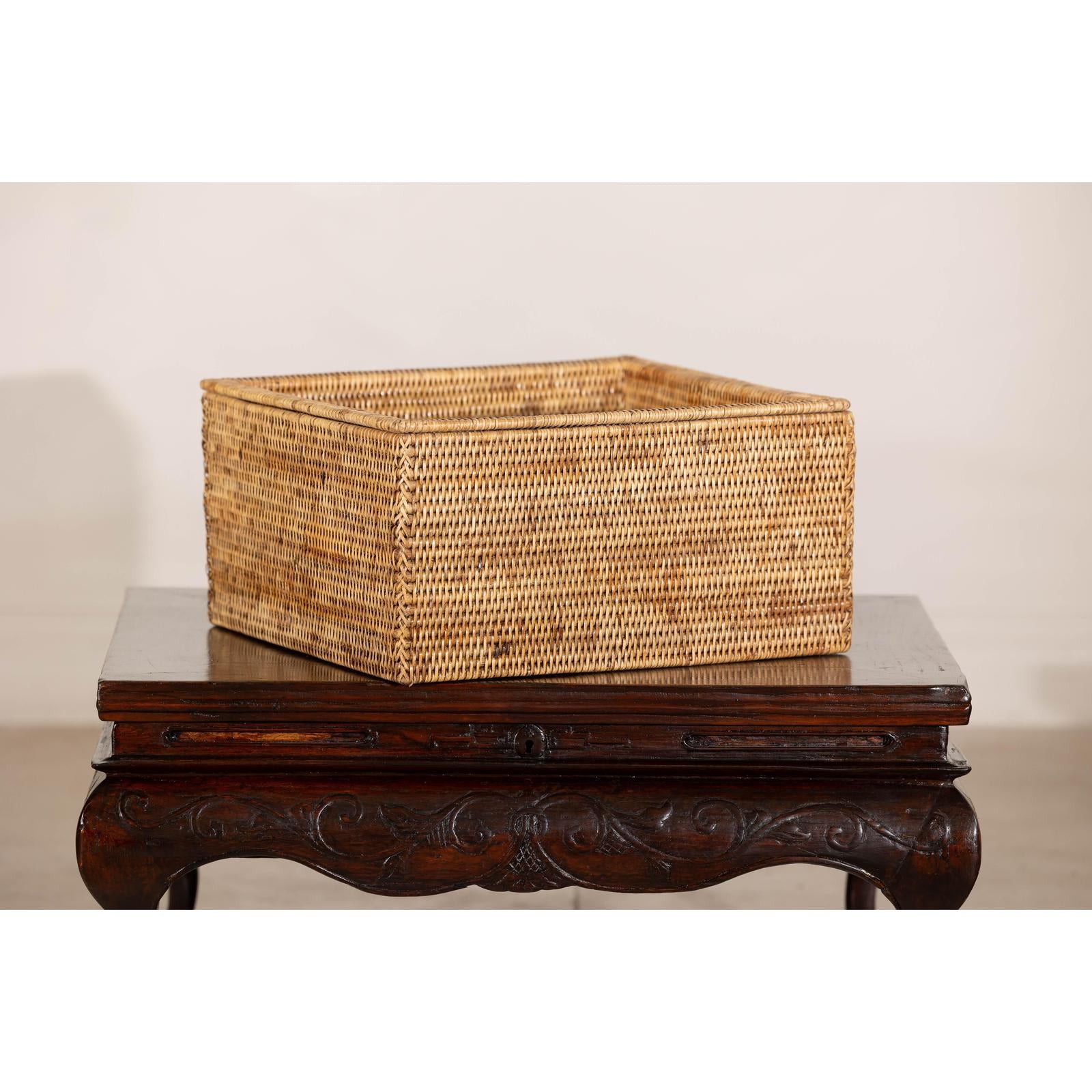 Vintage Country Style Rectangular Rattan Storage Box with Removable Tray Lid
