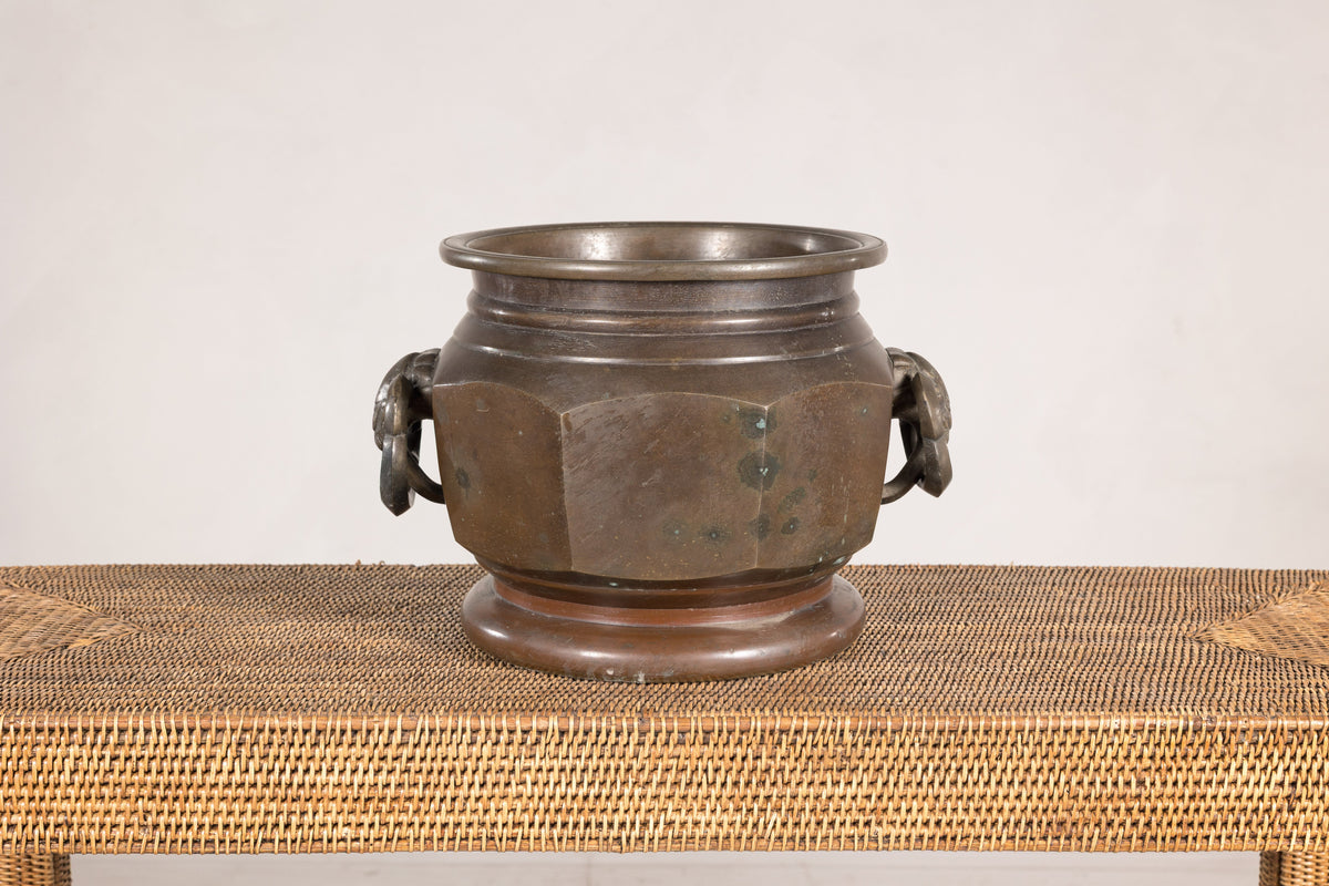 Meiji Japanese Bronze Hibachi with Elephant Ring Handles, construction detail