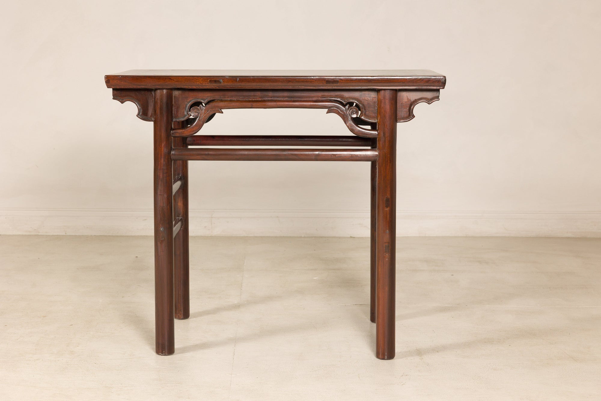 Chinese Qing elm console table hardware detail