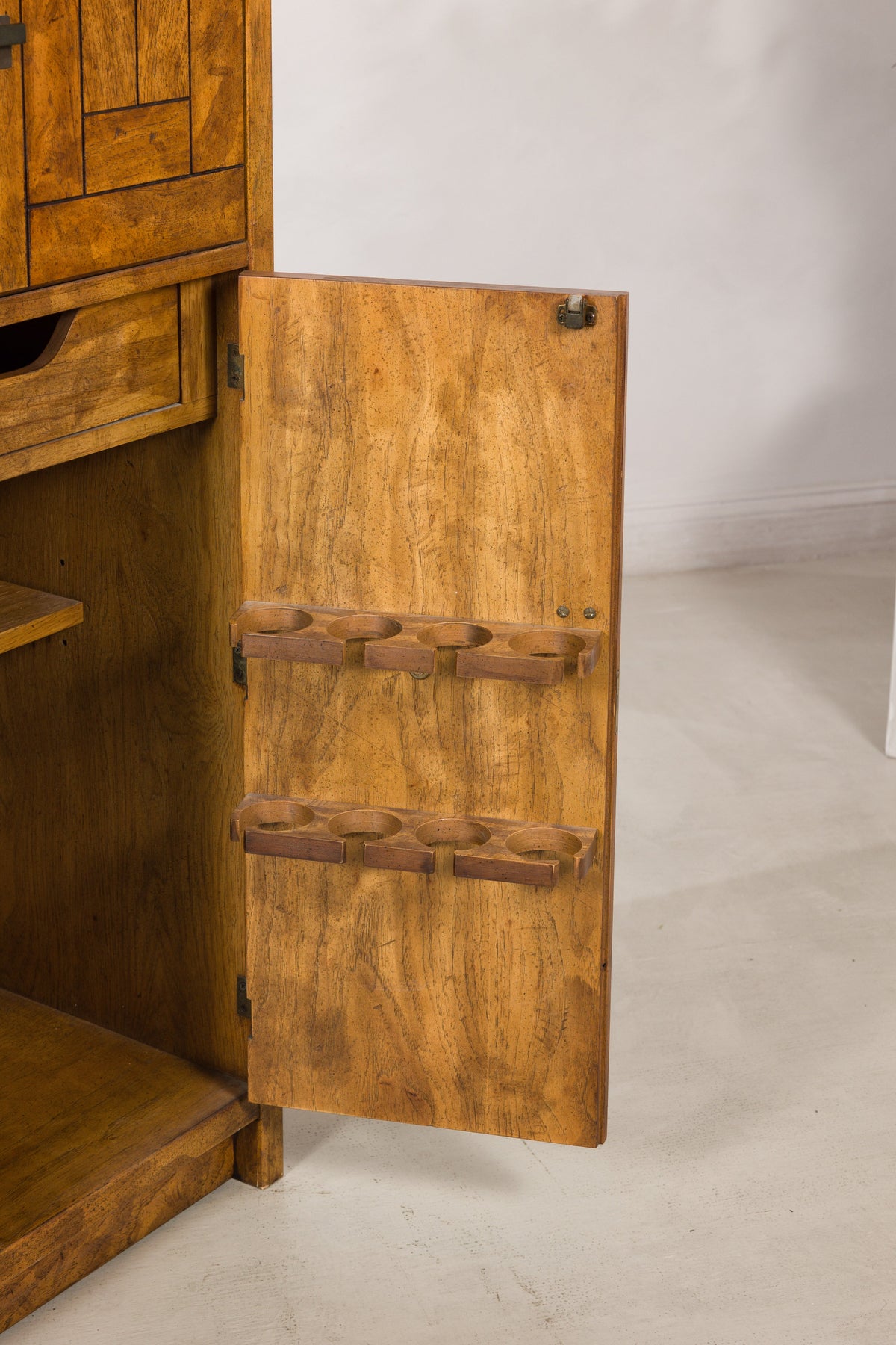 1970s American Drexel Woodbriar Pecan Dry Bar Cabinet, base detail