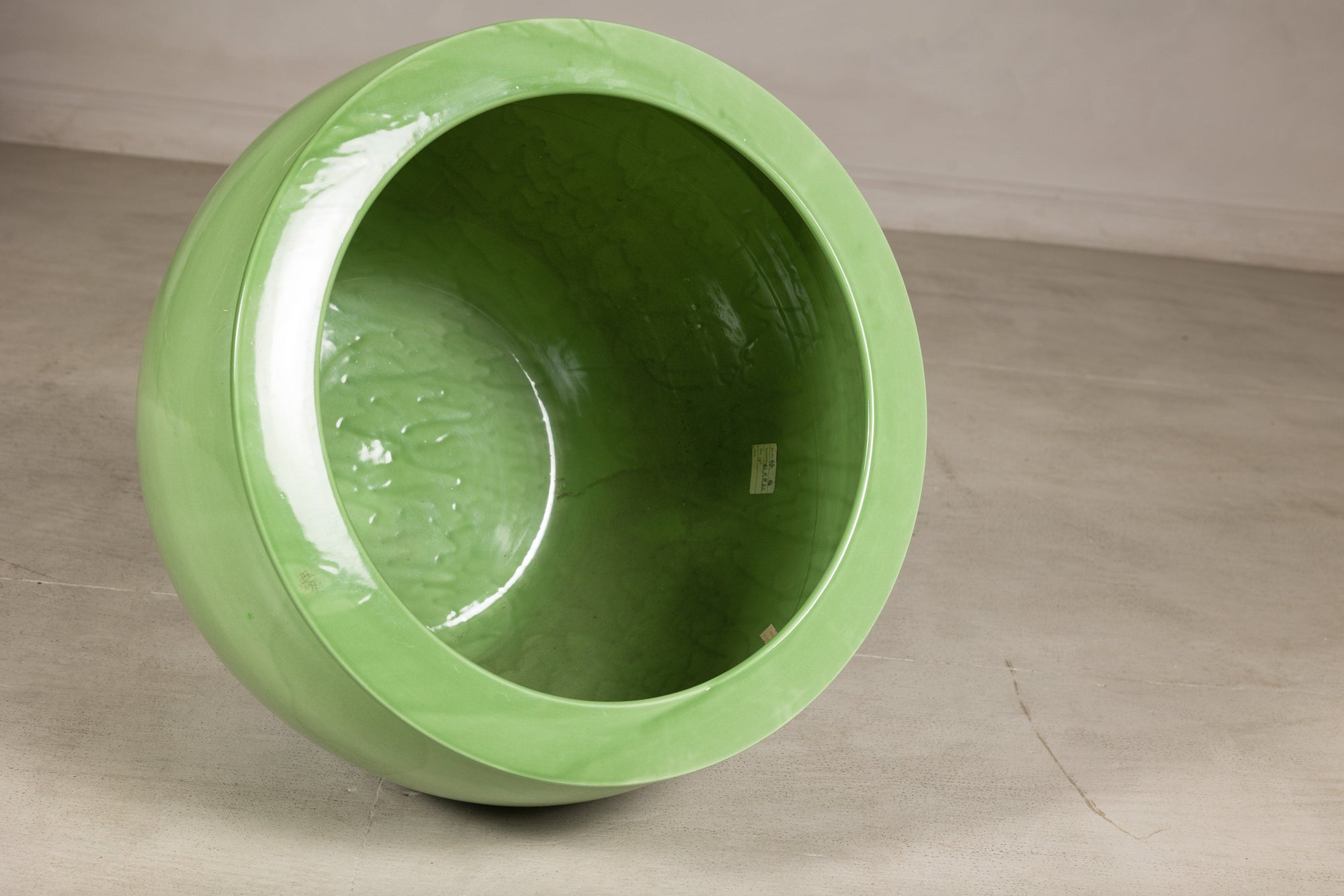 Apple green glazed ceramic planter construction detail