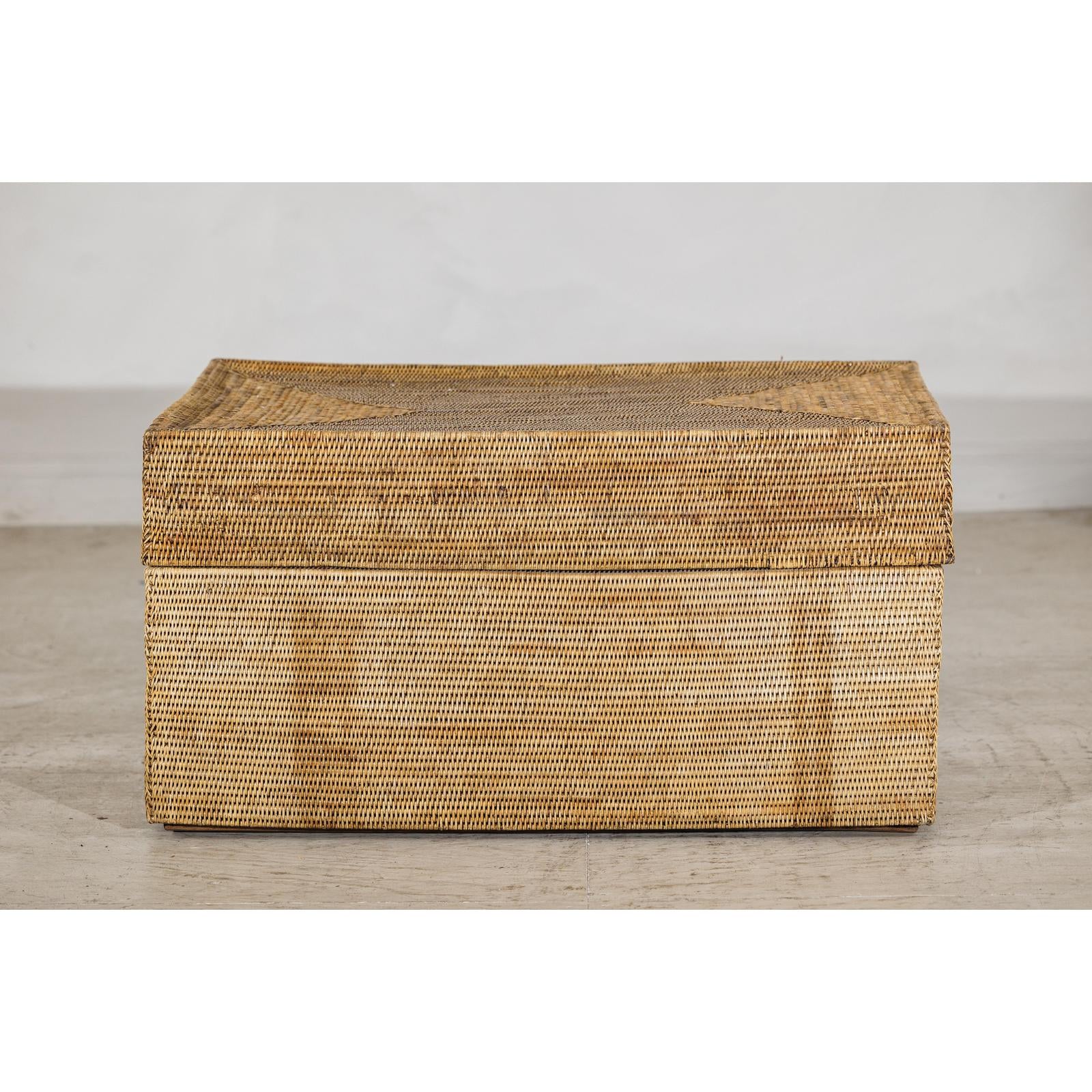 Country Style Rectangular Woven Rattan Storage Box with Lid - image 3