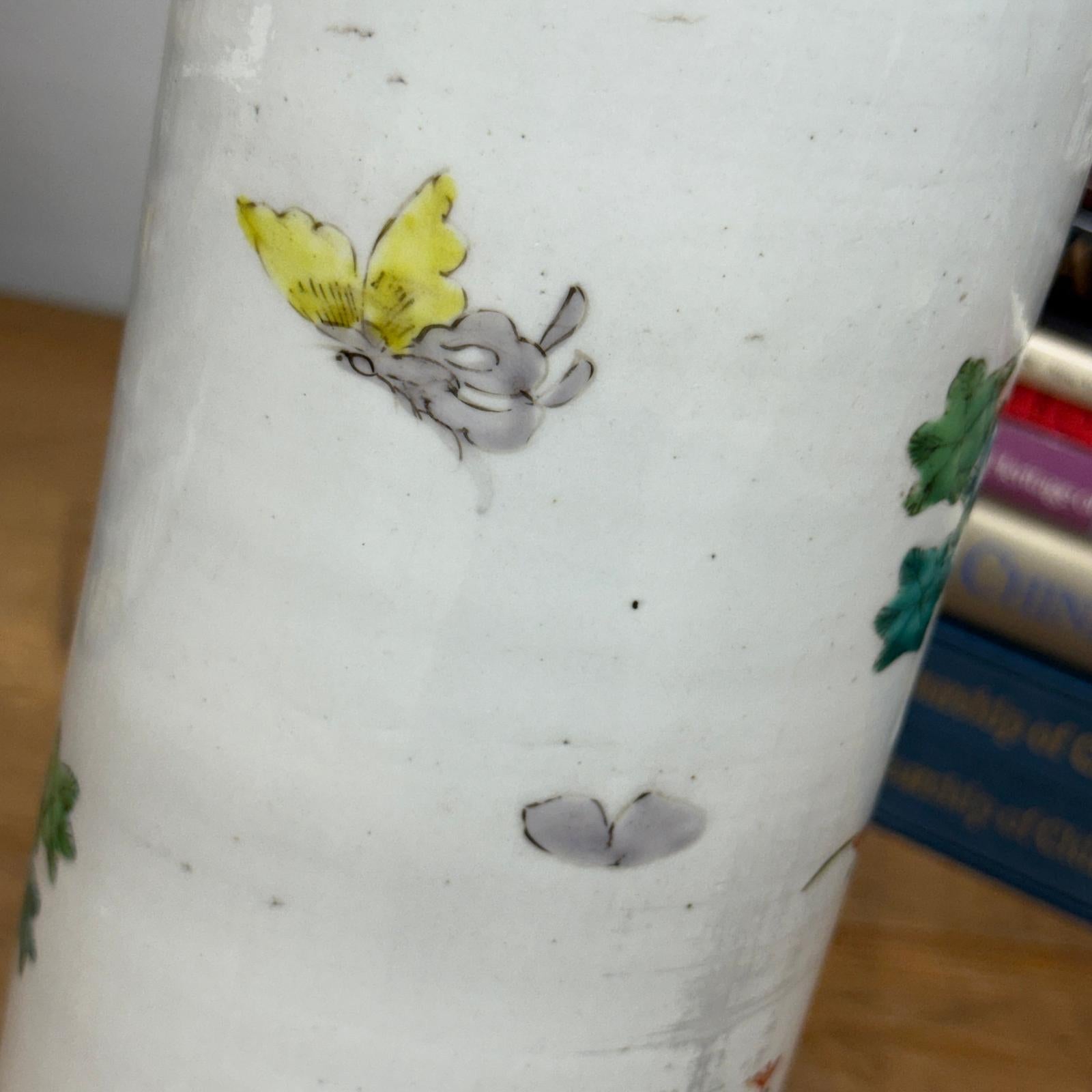 Cylindrical Ceramic White Vase with Deer Design - FEA Home