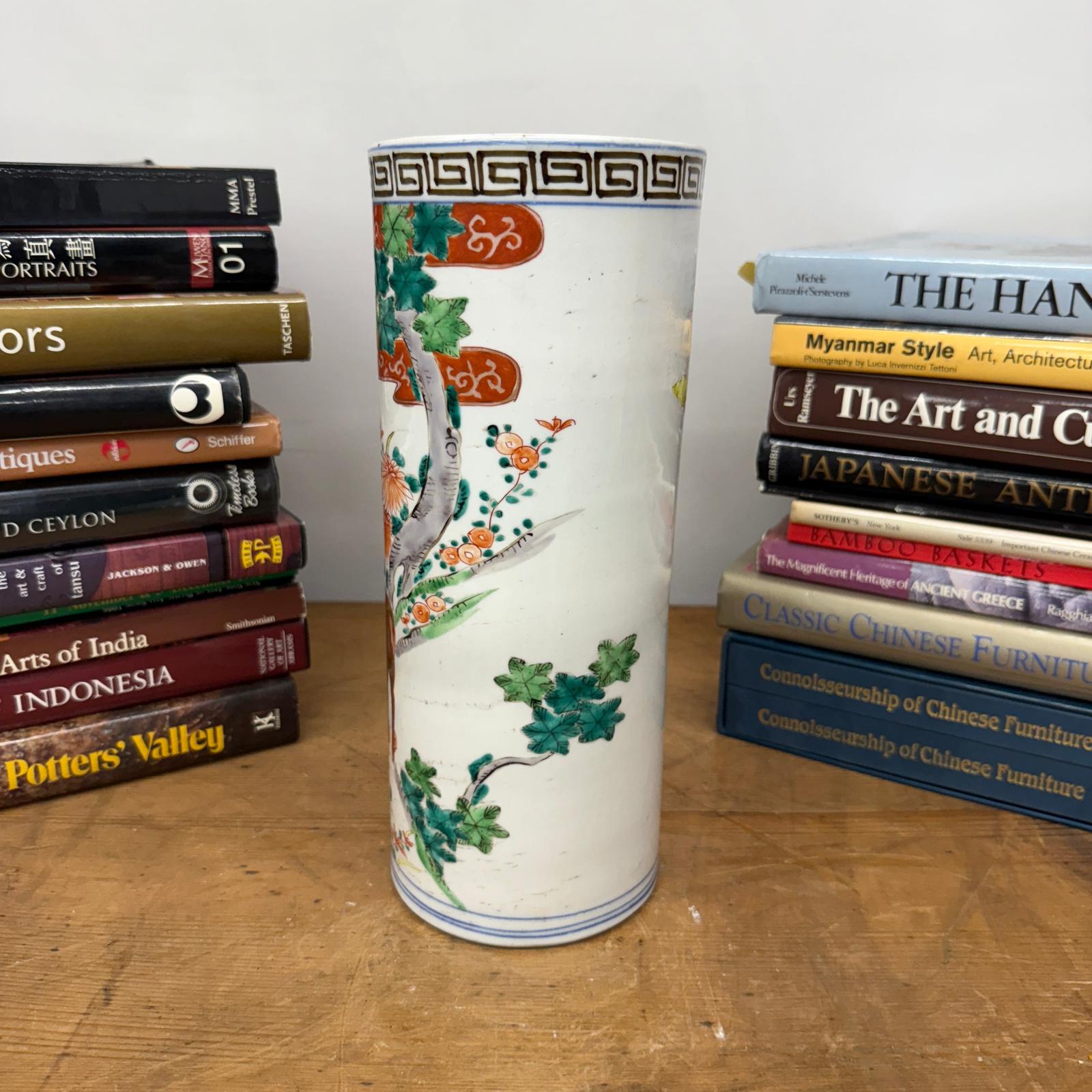 Cylindrical Ceramic White Vase with Deer Design - FEA Home