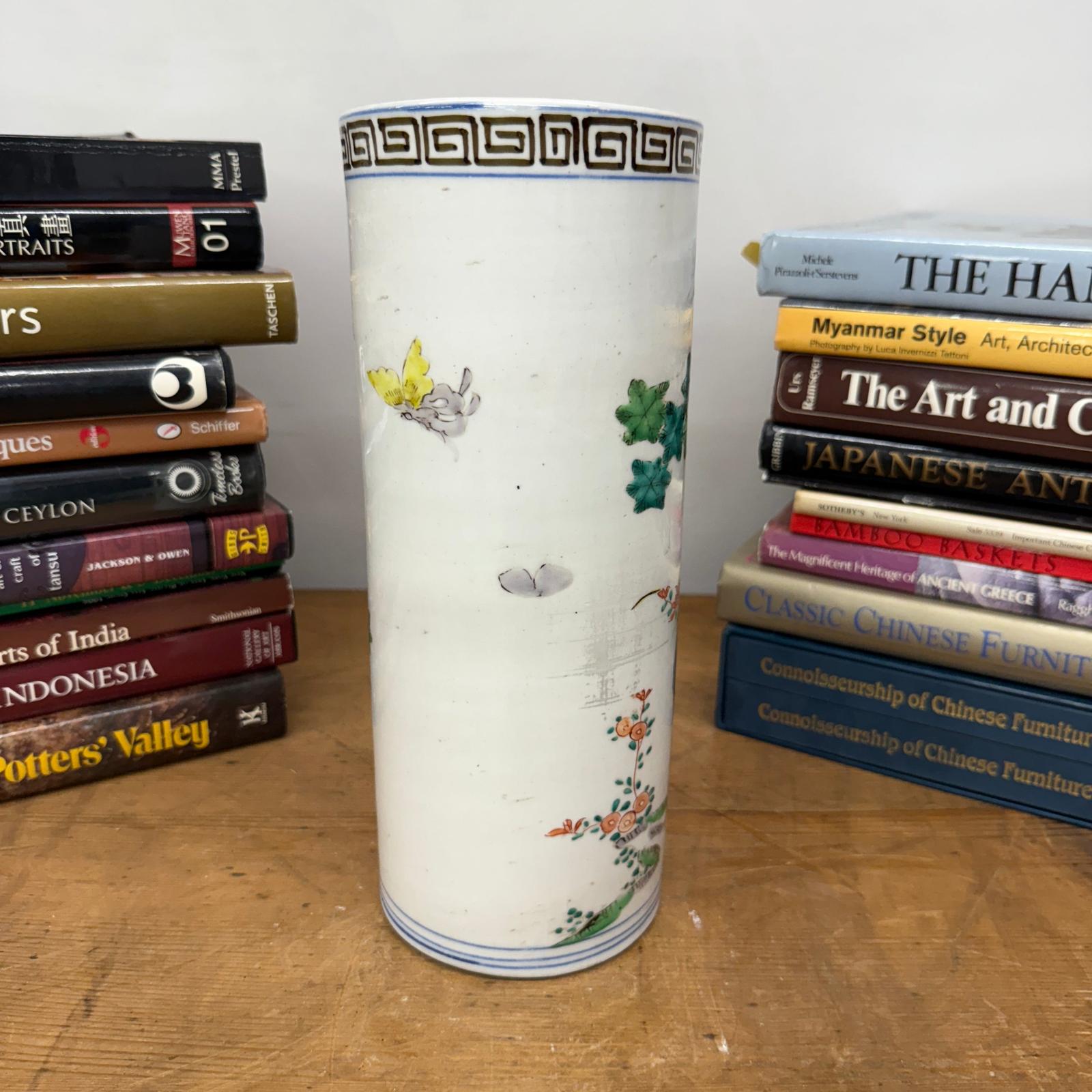 Cylindrical Ceramic White Vase with Deer Design - FEA Home