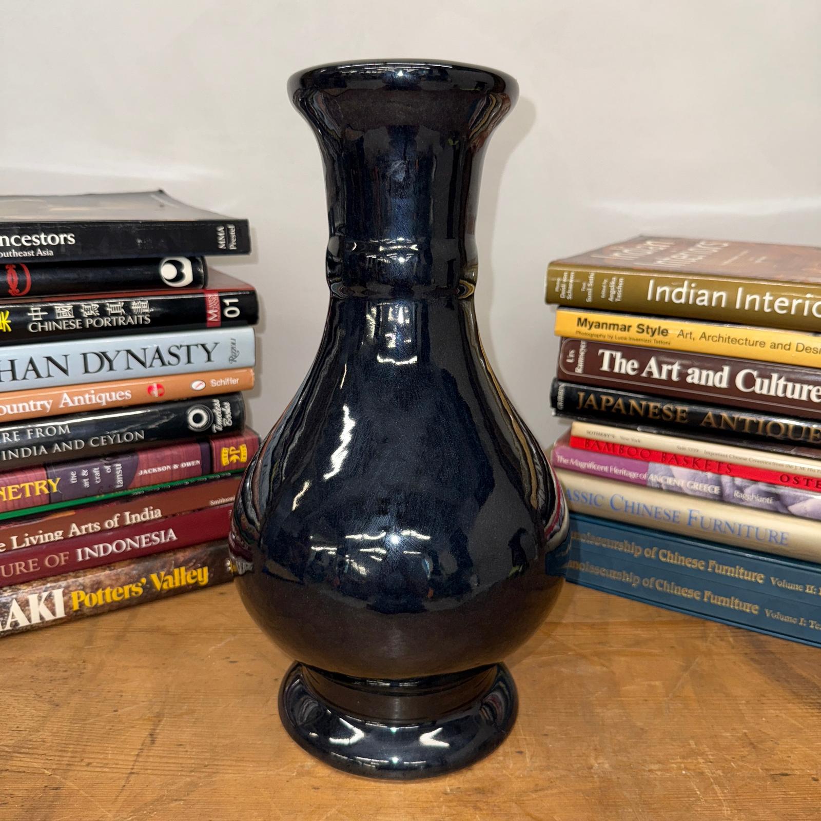 Dark Black Gloss Ceramic Vase with Baluster Silhouette - FEA Home