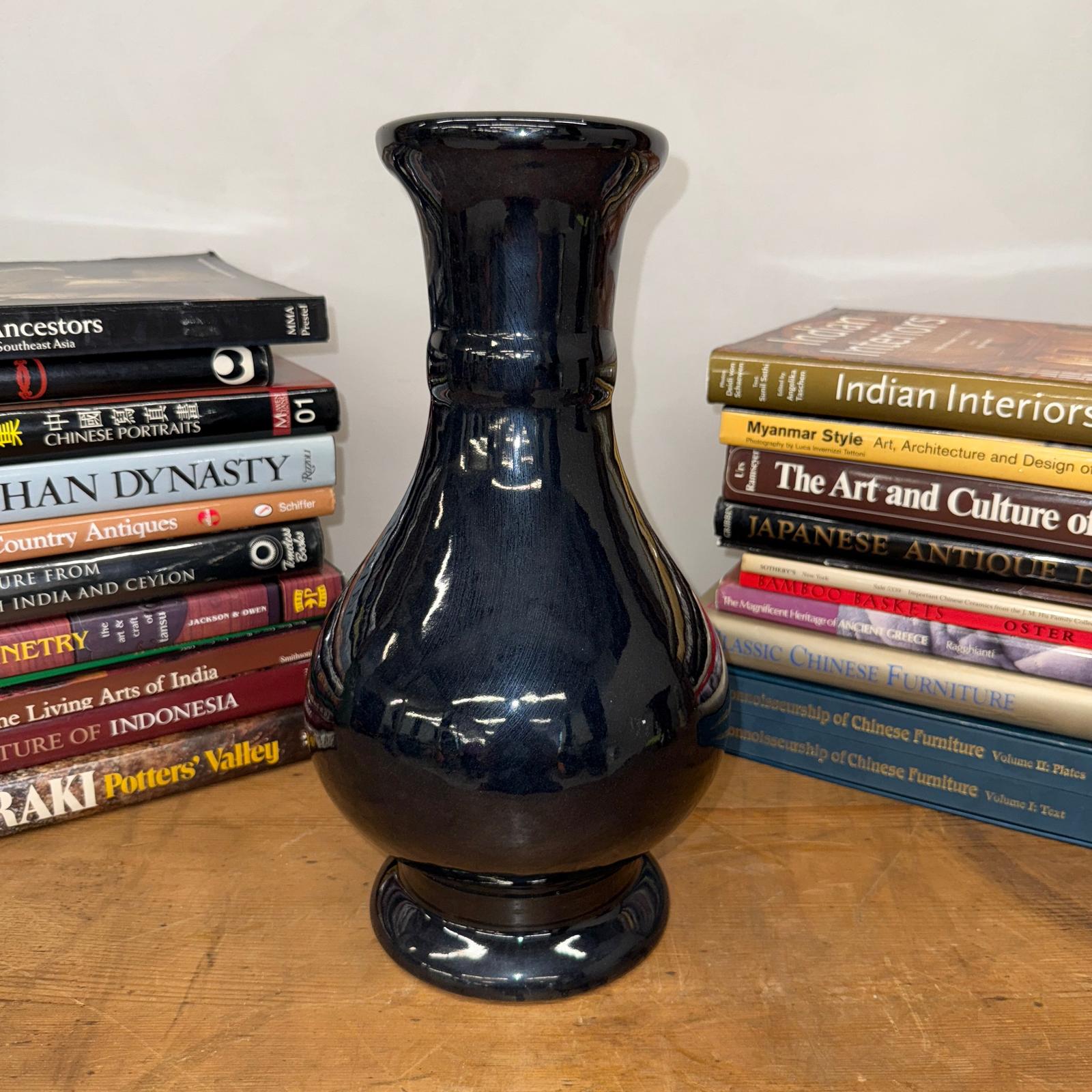 Dark Black Gloss Ceramic Vase with Baluster Silhouette - FEA Home