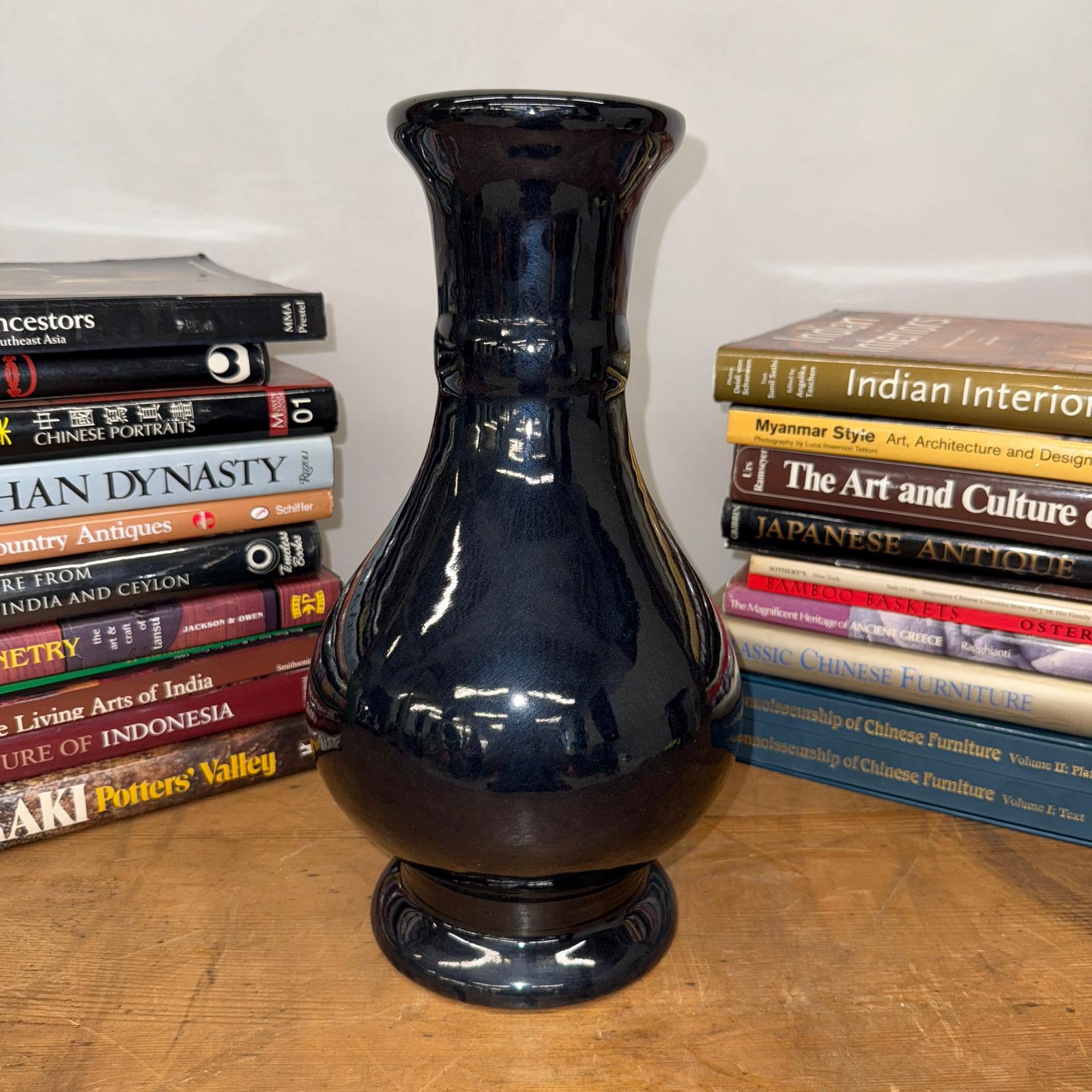 Dark Black Gloss Ceramic Vase with Baluster Silhouette - FEA Home