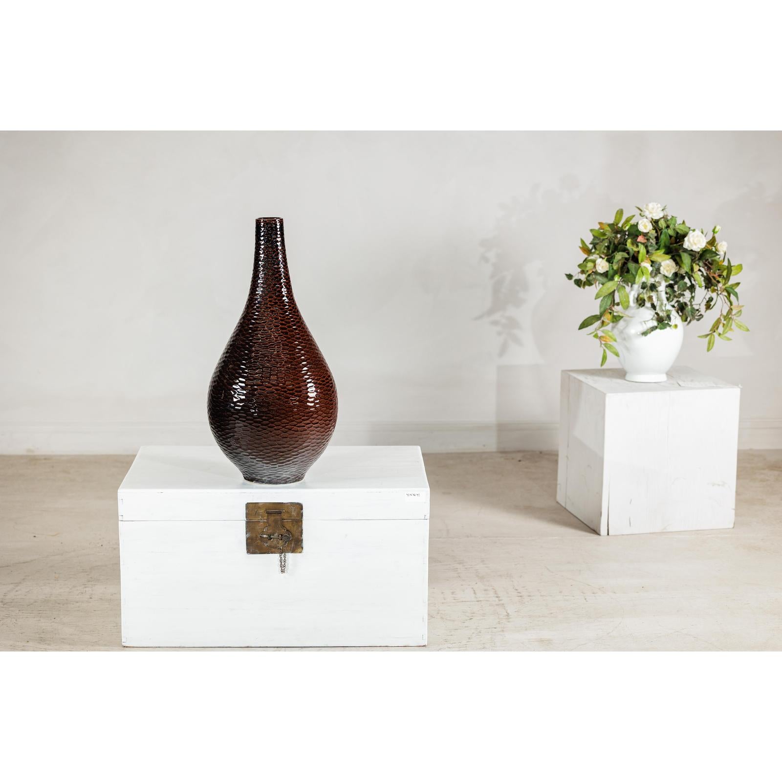 Large Mahogany Brown Ceramic Vase with Honeycomb Texture - image 2