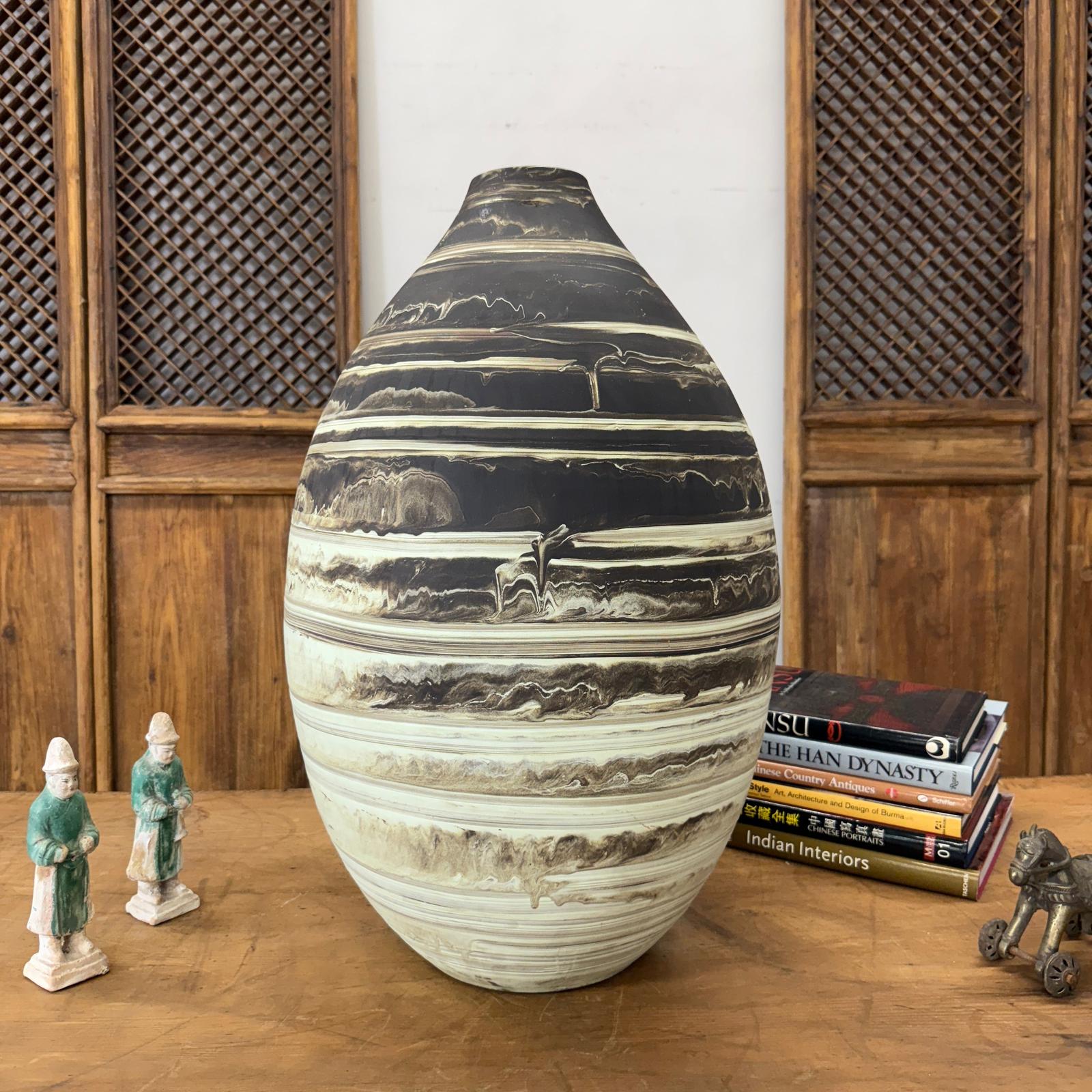 Large Rounded Black &amp; Cream White Ceramic Vase - FEA Home
