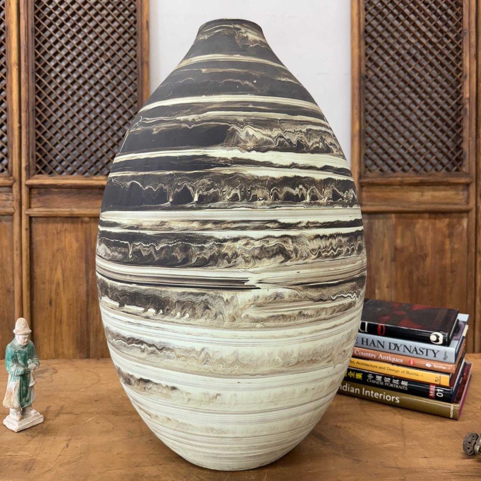 Large Rounded Black &amp; Cream White Ceramic Vase - FEA Home