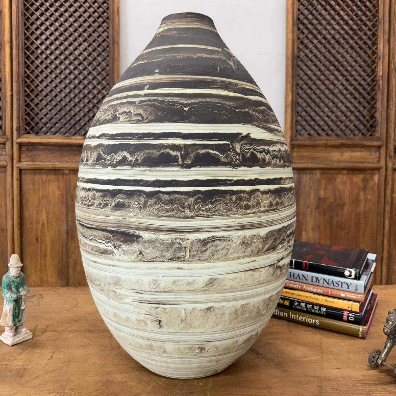 Large Rounded Black &amp; Cream White Ceramic Vase - FEA Home