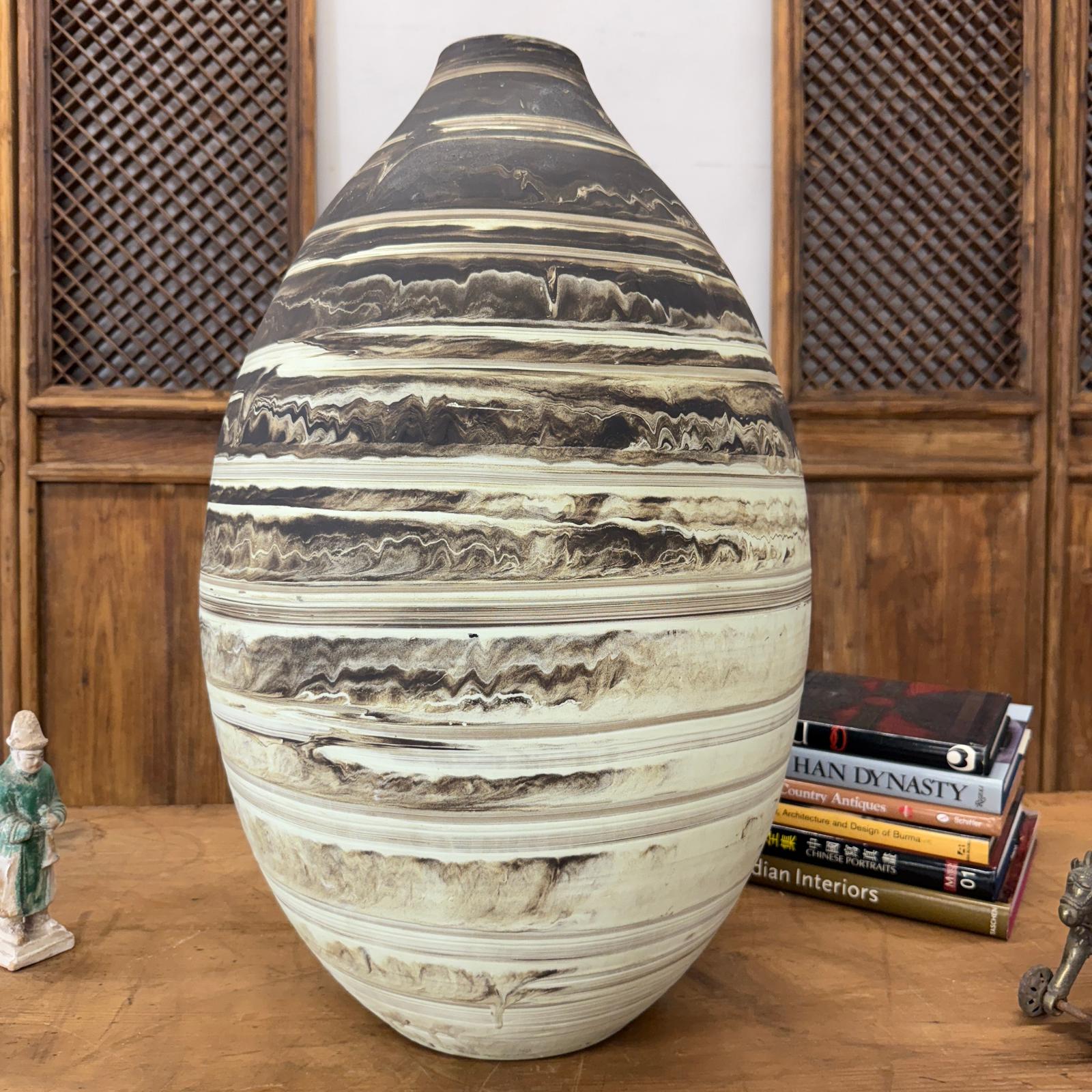 Large Rounded Black &amp; Cream White Ceramic Vase - FEA Home