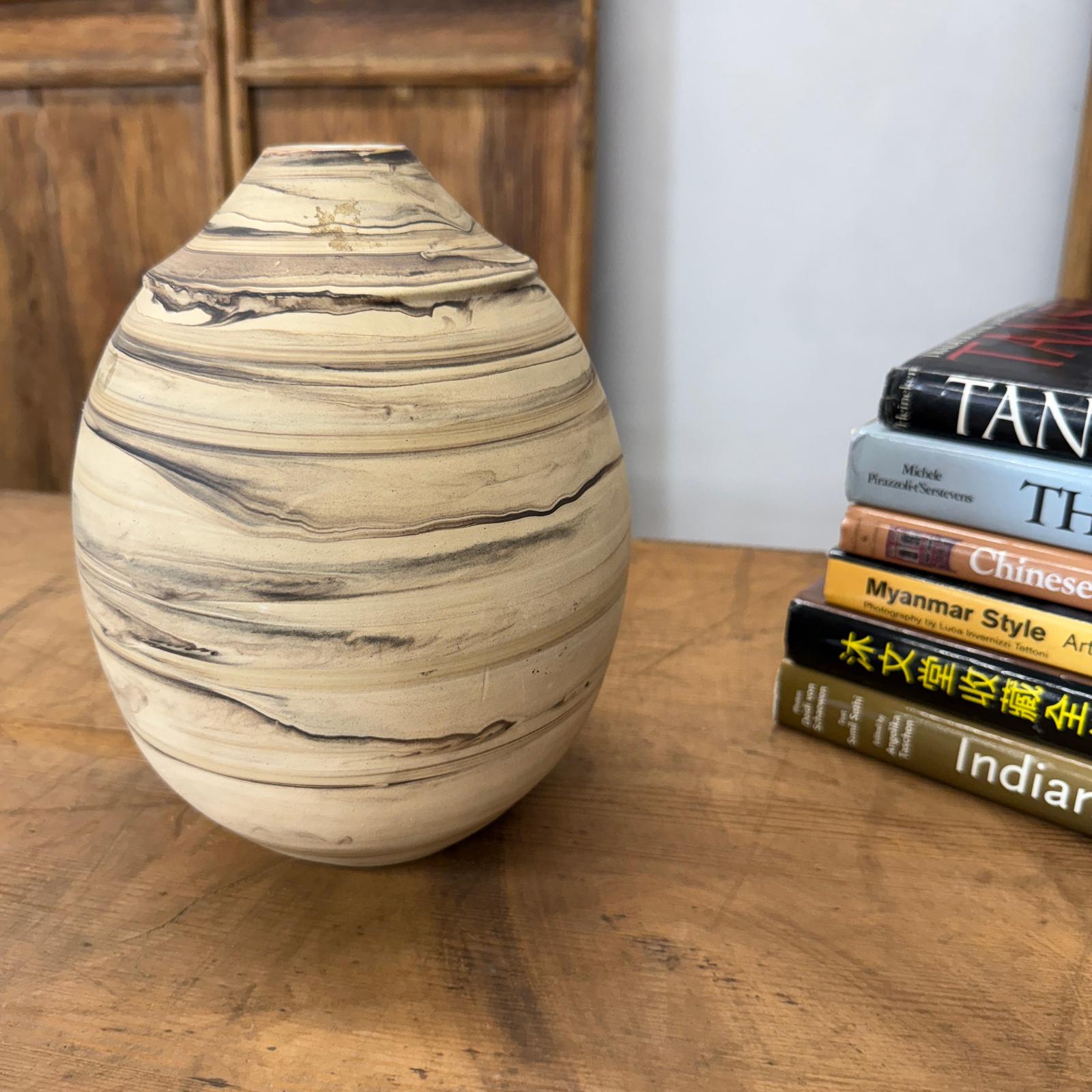 Round Beige &amp; Charcoal Sandstone Dunes Ceramic Vase, SKU , image 2