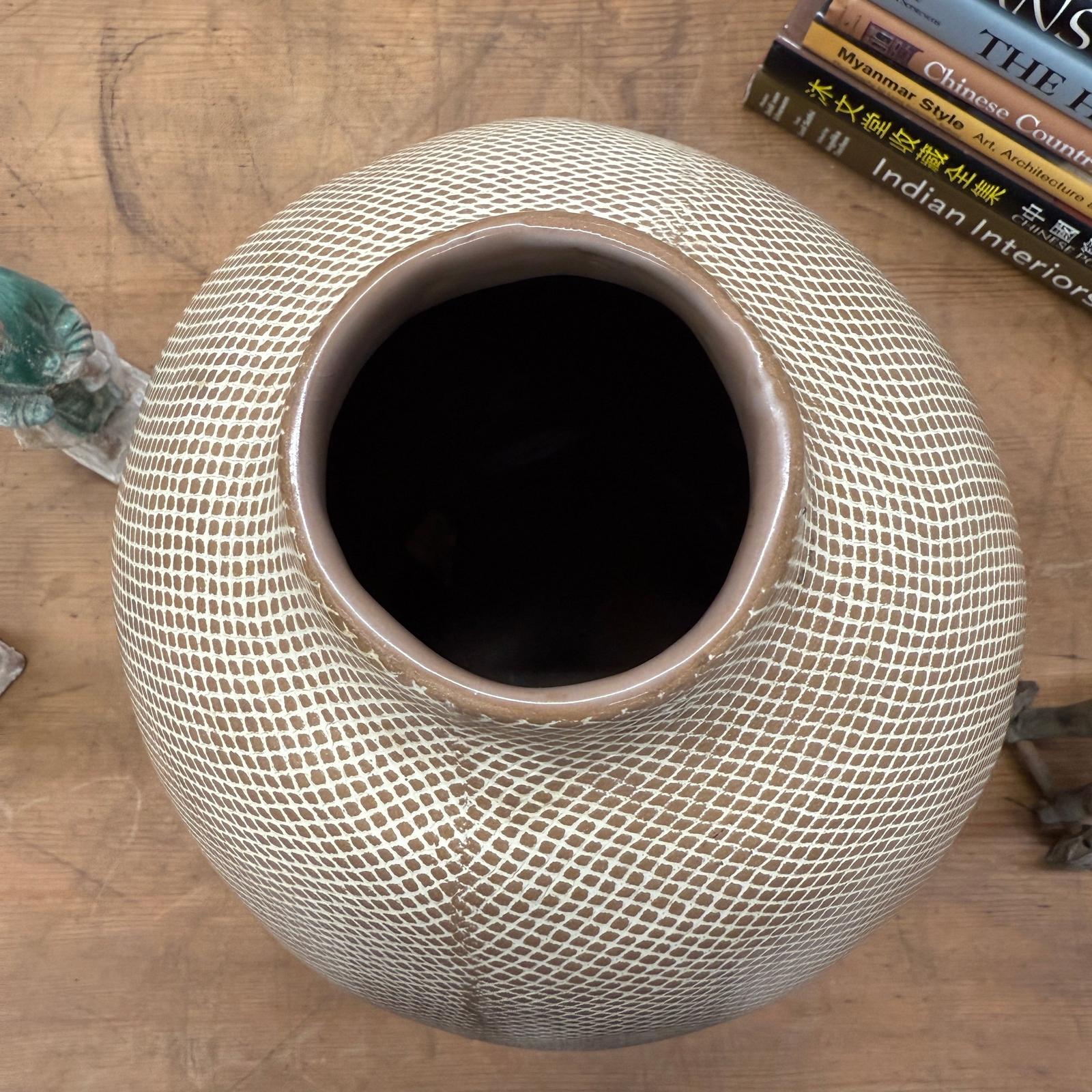 Round Brown &amp; White Small Checkered Patterned Ceramic Vase, SKU , image 9