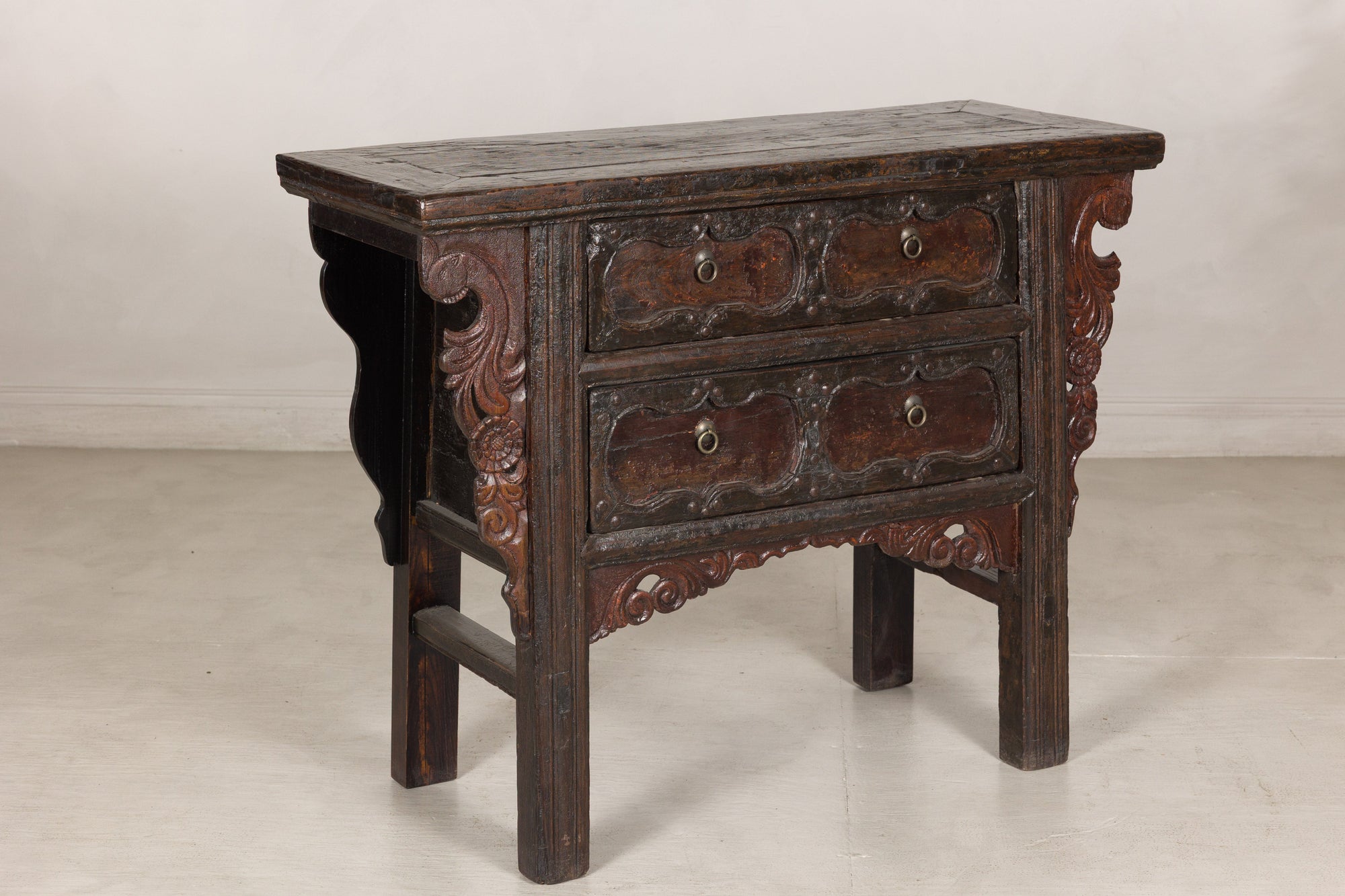 Qing dynasty cabinet, three-quarter right view