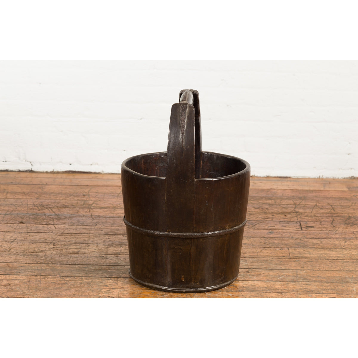 1900s Qing Southern Chinese Wooden Bucket with Large Handle and Metal Accents-8. Asian &amp; Chinese Furniture, Art, Antiques, Vintage Home Décor for sale at FEA Home