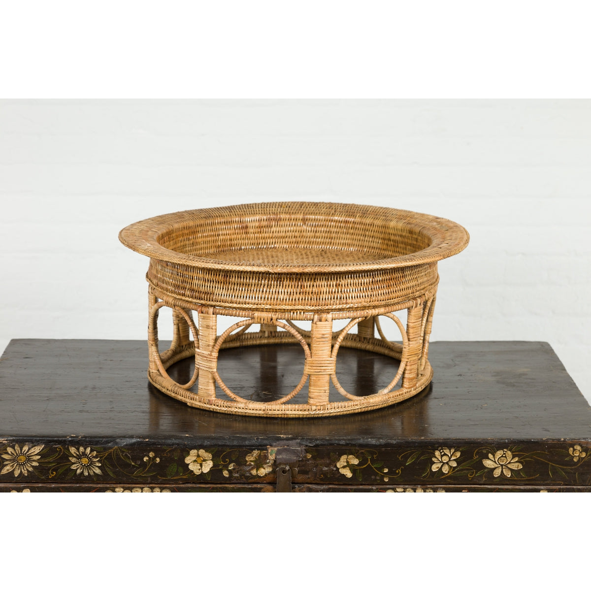 Northern Thai Vintage Woven Rattan Khantok Pedestal Tray from the Lanna People-10. Asian &amp; Chinese Furniture, Art, Antiques, Vintage Home Décor for sale at FEA Home