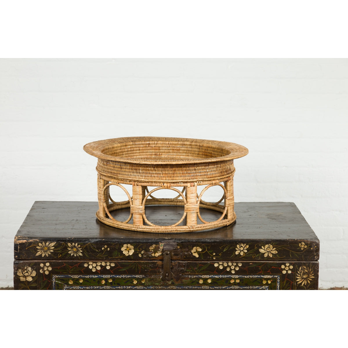 Northern Thai Vintage Woven Rattan Khantok Pedestal Tray from the Lanna People-8. Asian &amp; Chinese Furniture, Art, Antiques, Vintage Home Décor for sale at FEA Home