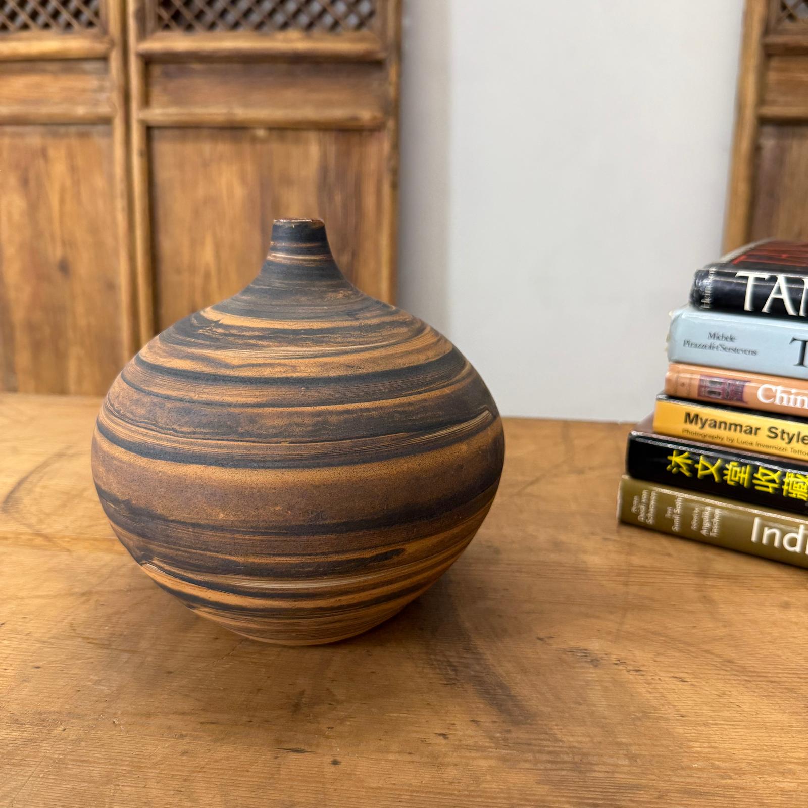 Small Black and Orange Canyon Drift Round Prem Vase, SKU , image 4
