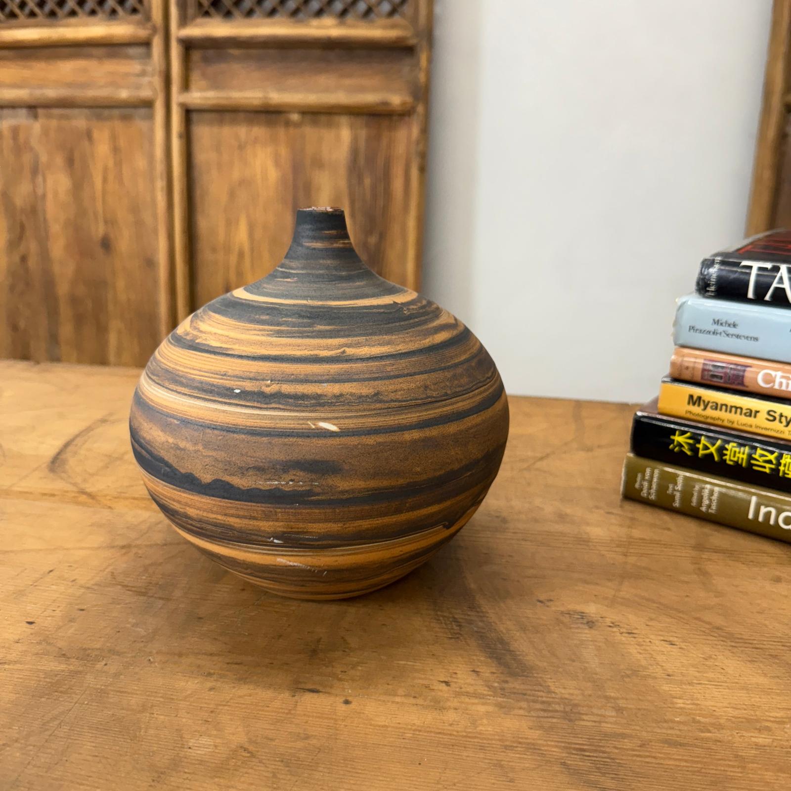 Small Black and Orange Canyon Drift Round Prem Vase, SKU , image 5