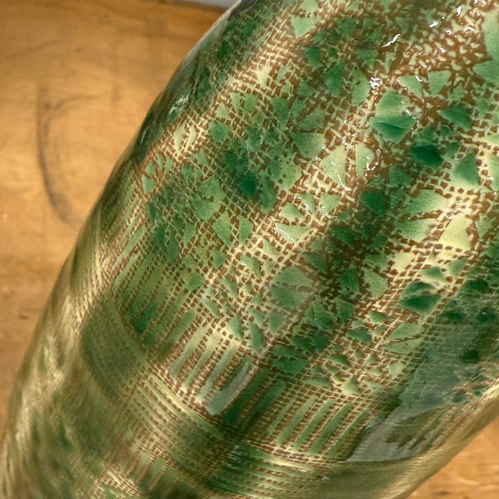 Textured Green &amp; Cream Ceramic Vase with Star Design - FEA Home