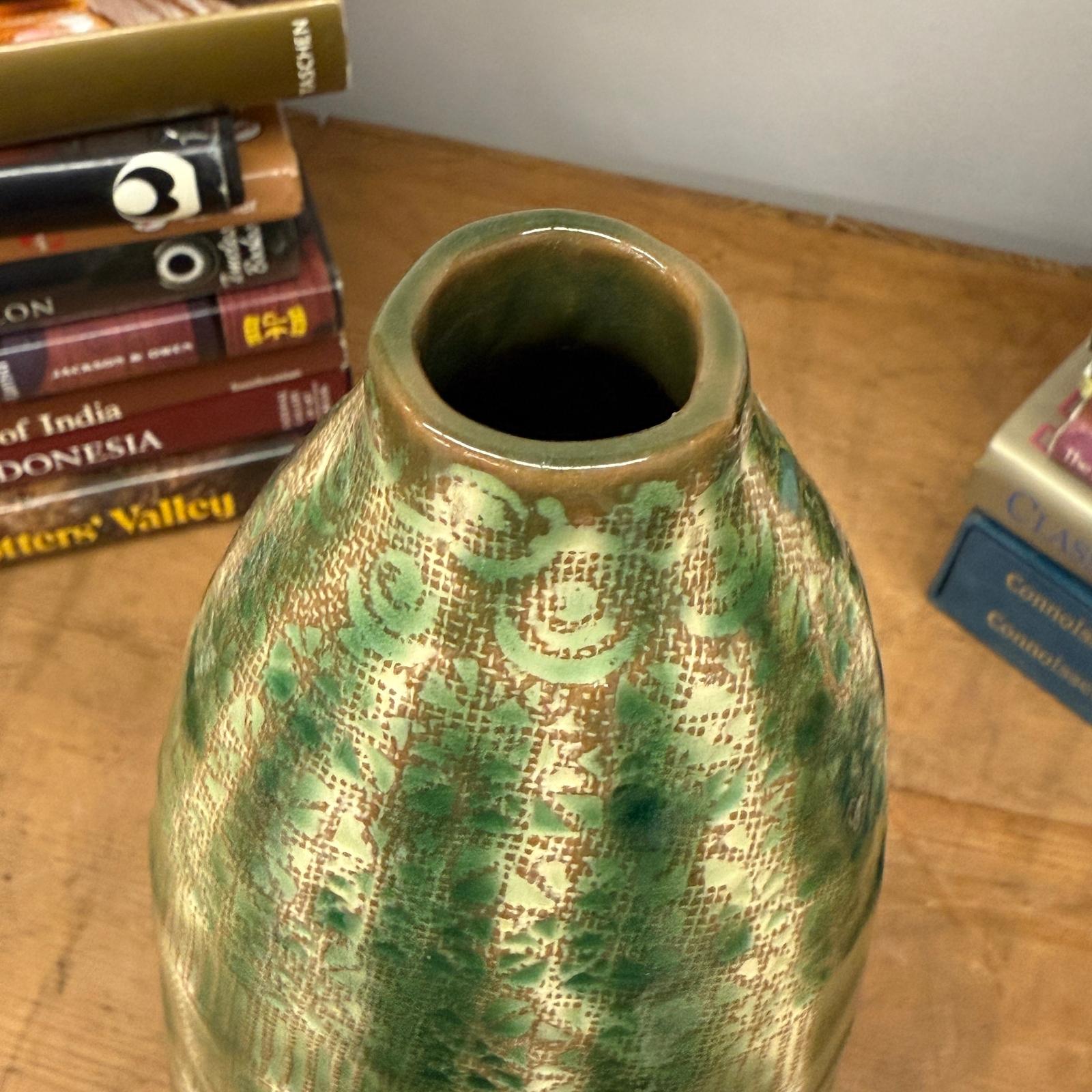 Textured Green &amp; Cream Ceramic Vase with Star Design - FEA Home