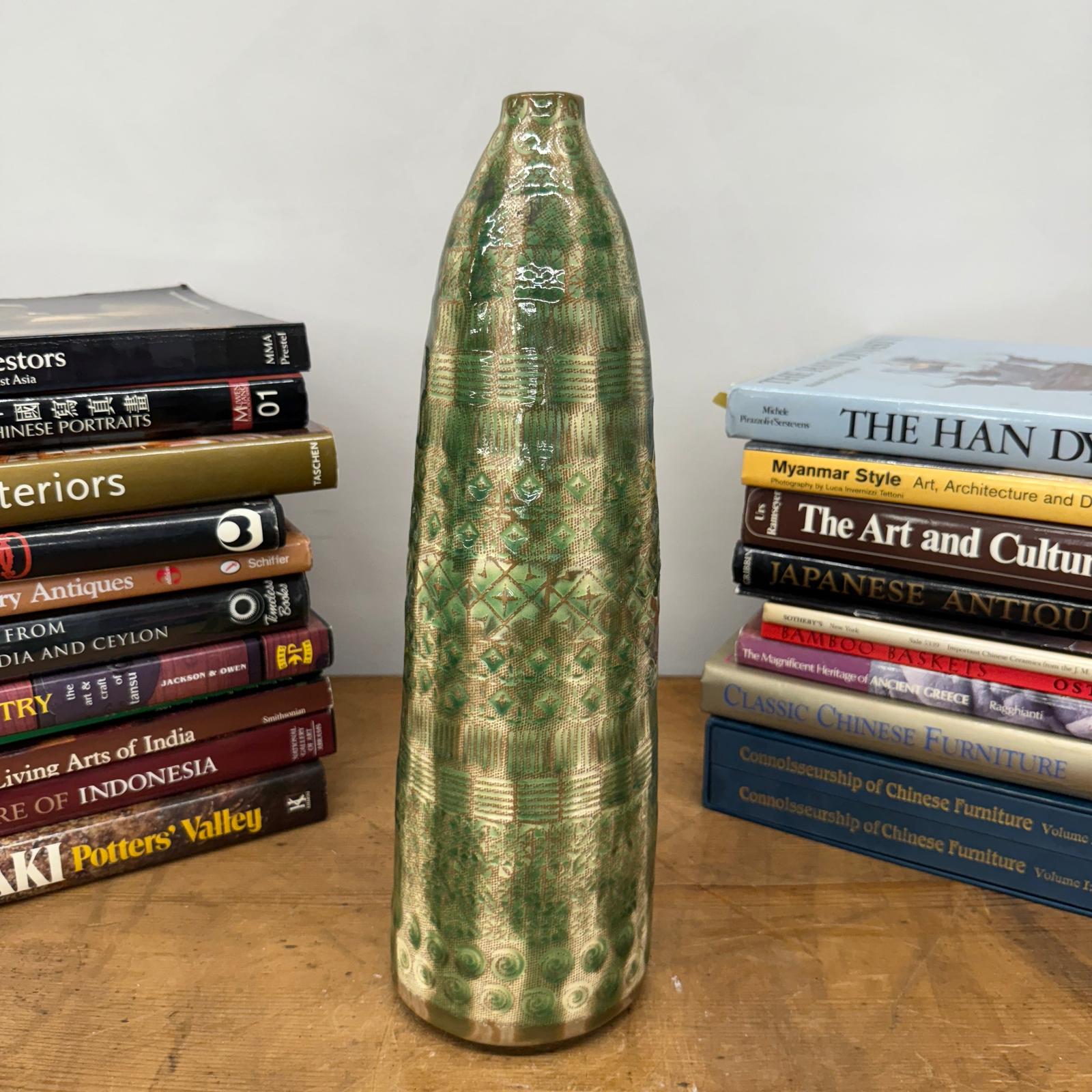 Textured Green &amp; Cream Ceramic Vase with Star Design - FEA Home