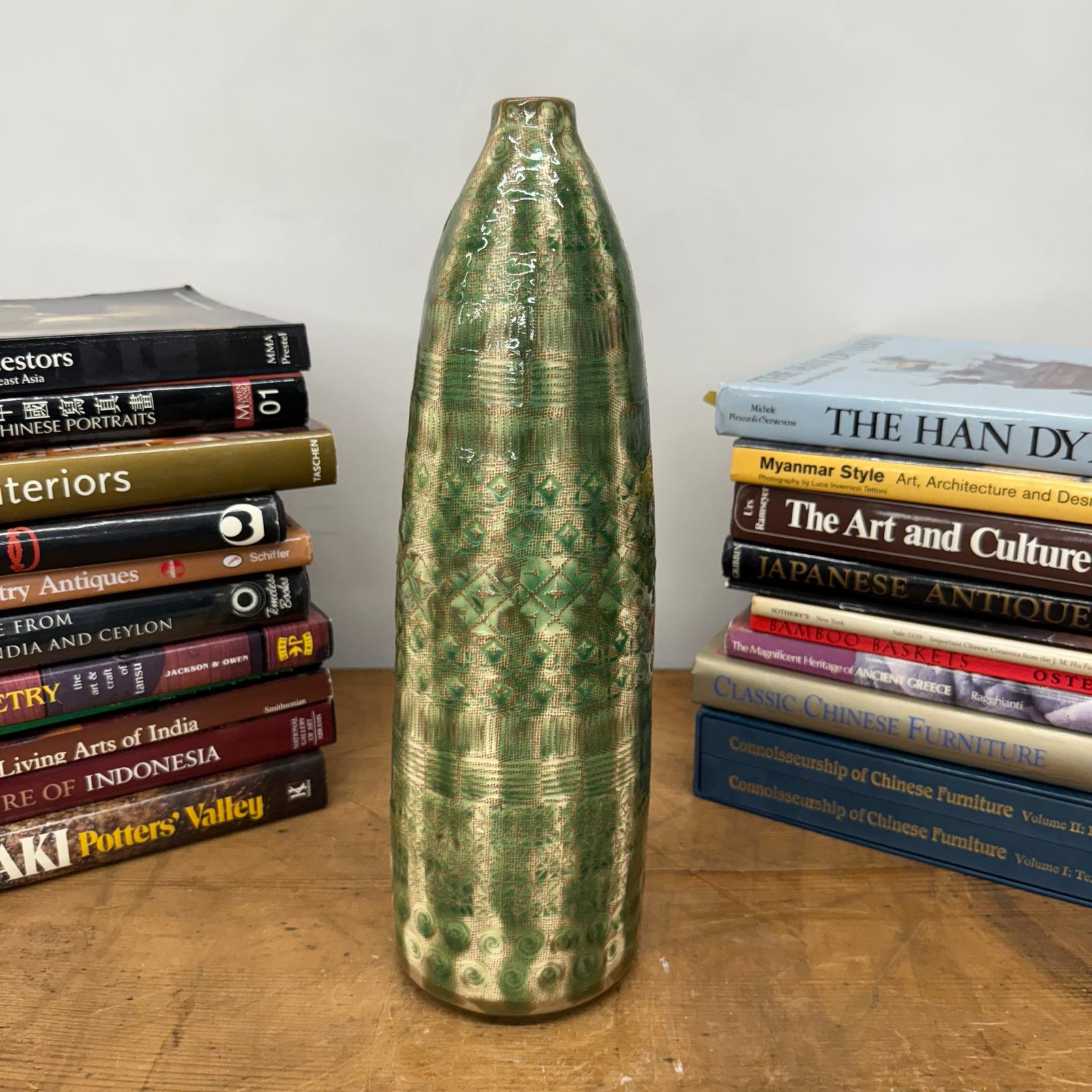 Textured Green &amp; Cream Ceramic Vase with Star Design - FEA Home