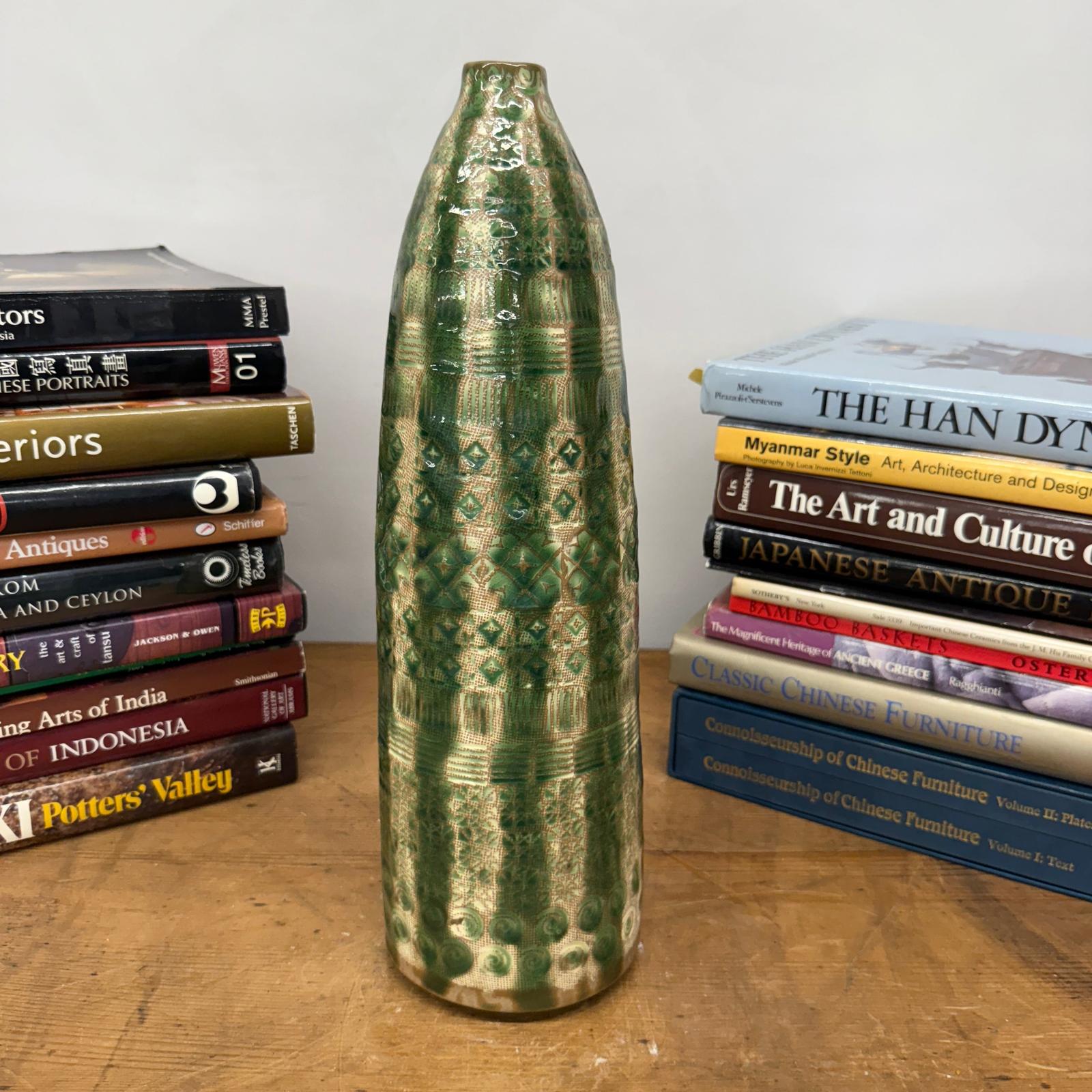 Textured Green &amp; Cream Ceramic Vase with Star Design - FEA Home