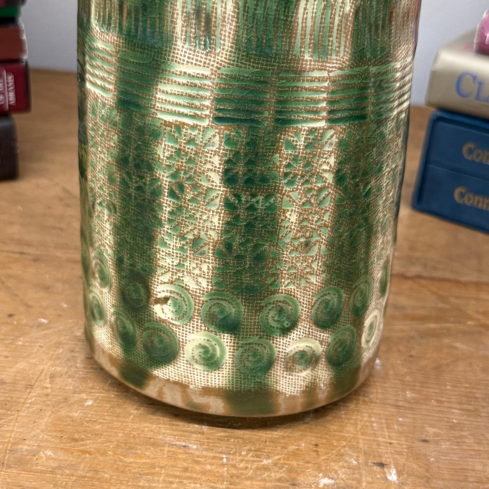 Textured Green &amp; Cream Ceramic Vase with Star Design - FEA Home