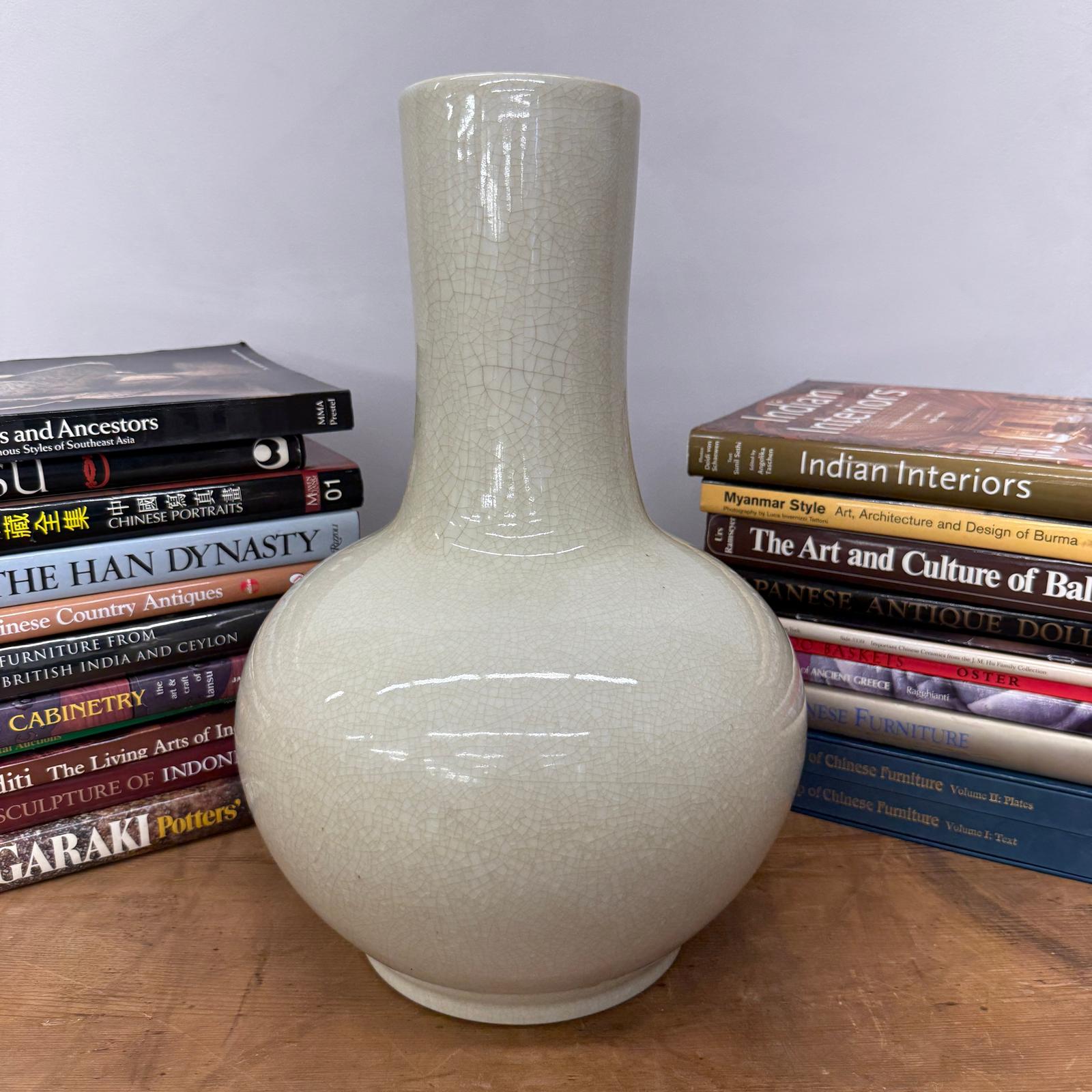 Winter Silk White Glazed Ceramic Vase with Bottle Shape, SKU , image 3